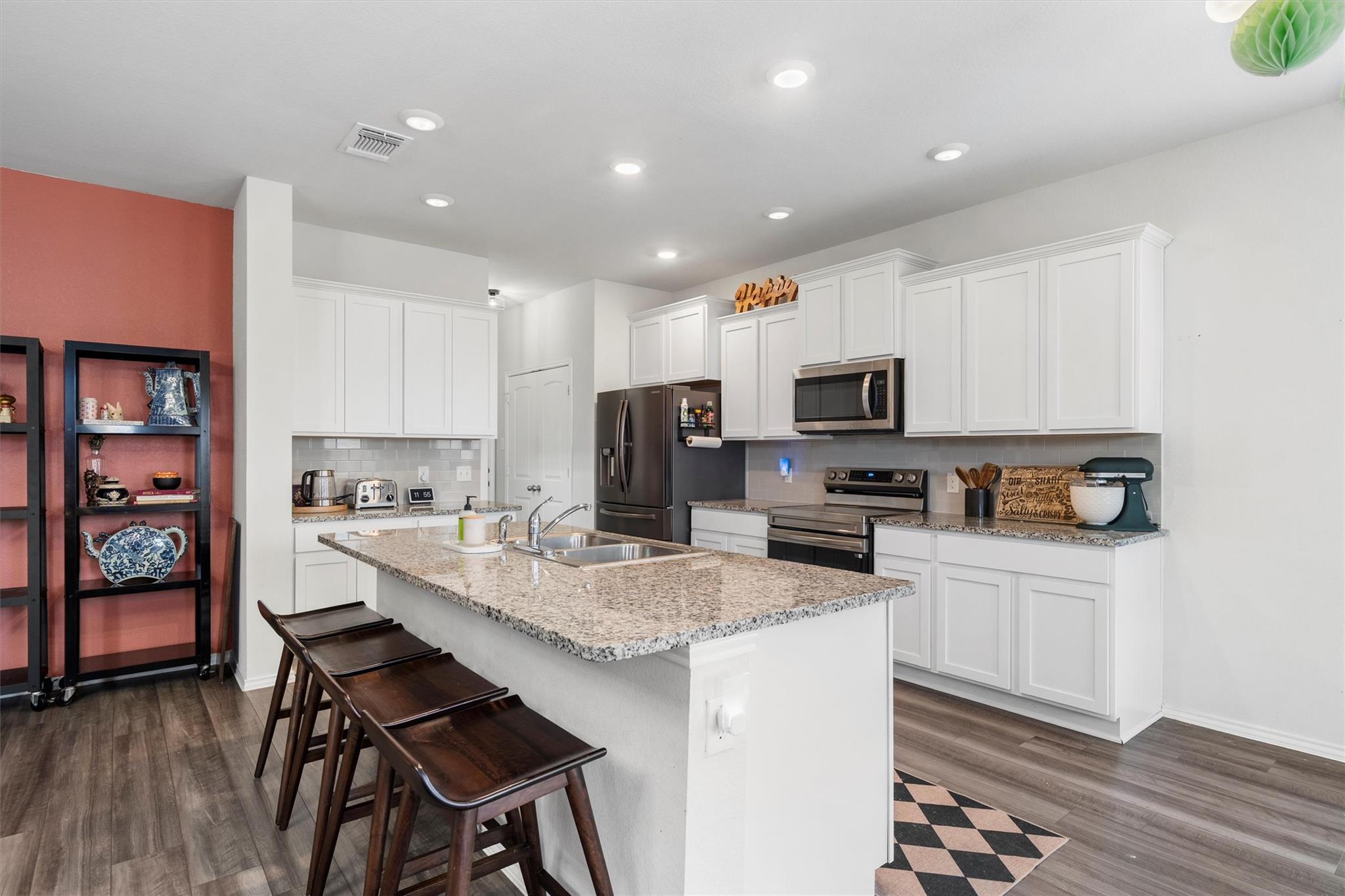 132 Nathaniel Dr, Taylor, TX 76574