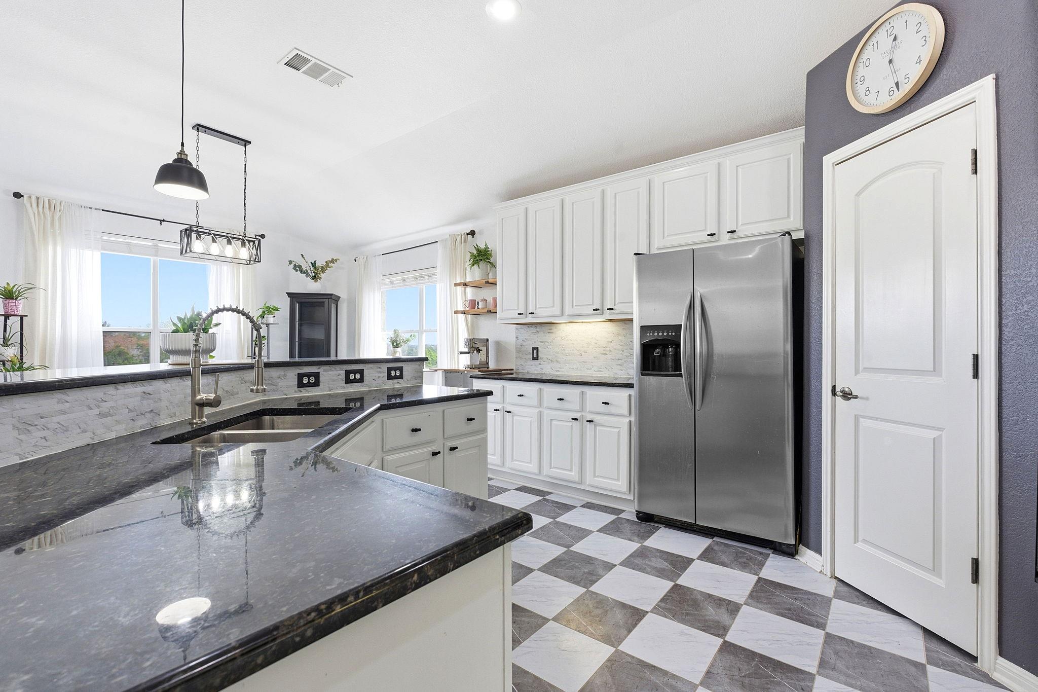 150 Manchester Ln, Austin, TX 78737