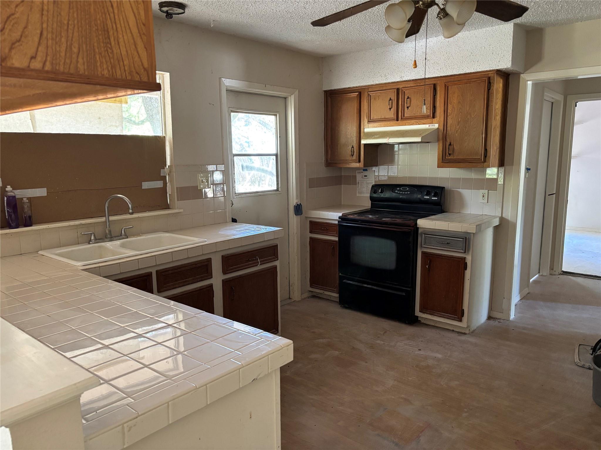 1901 Lone Oak Dr, Leander, TX 78641