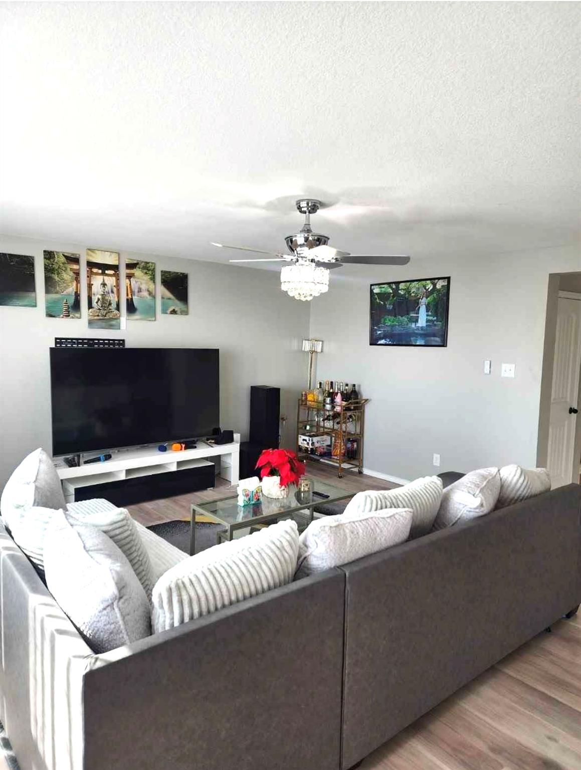 117 W Point Way, Elgin, TX 78621