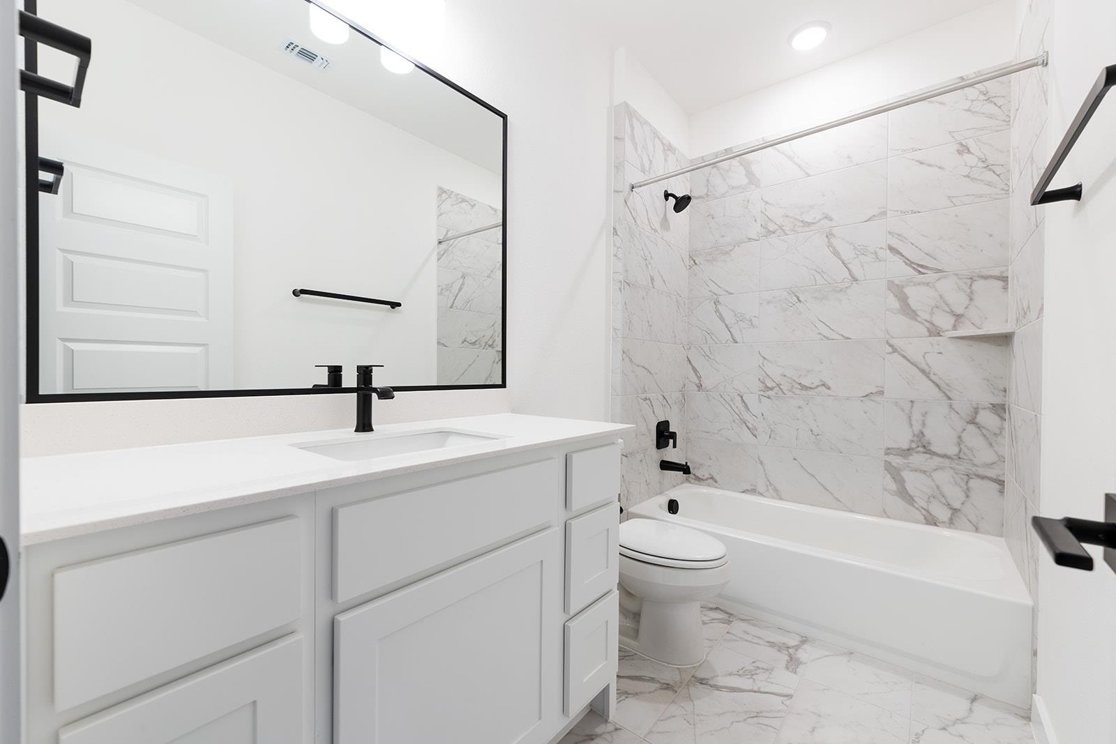 109 Pennybacker Ln, Lakeway, TX 78738