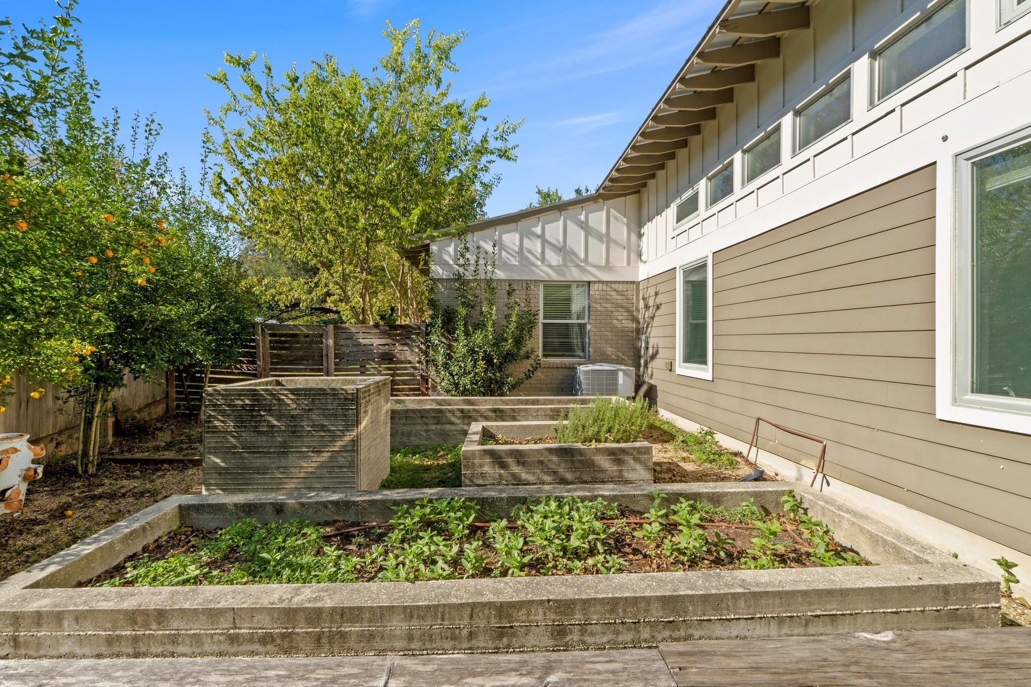 2609 Oakhaven Dr, Austin, TX 78704