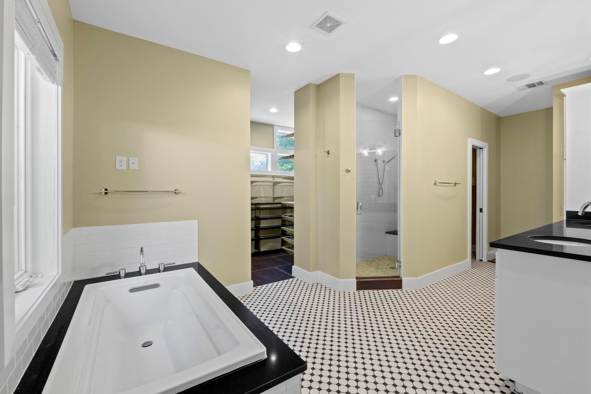 2609 Oakhaven Dr, Austin, TX 78704