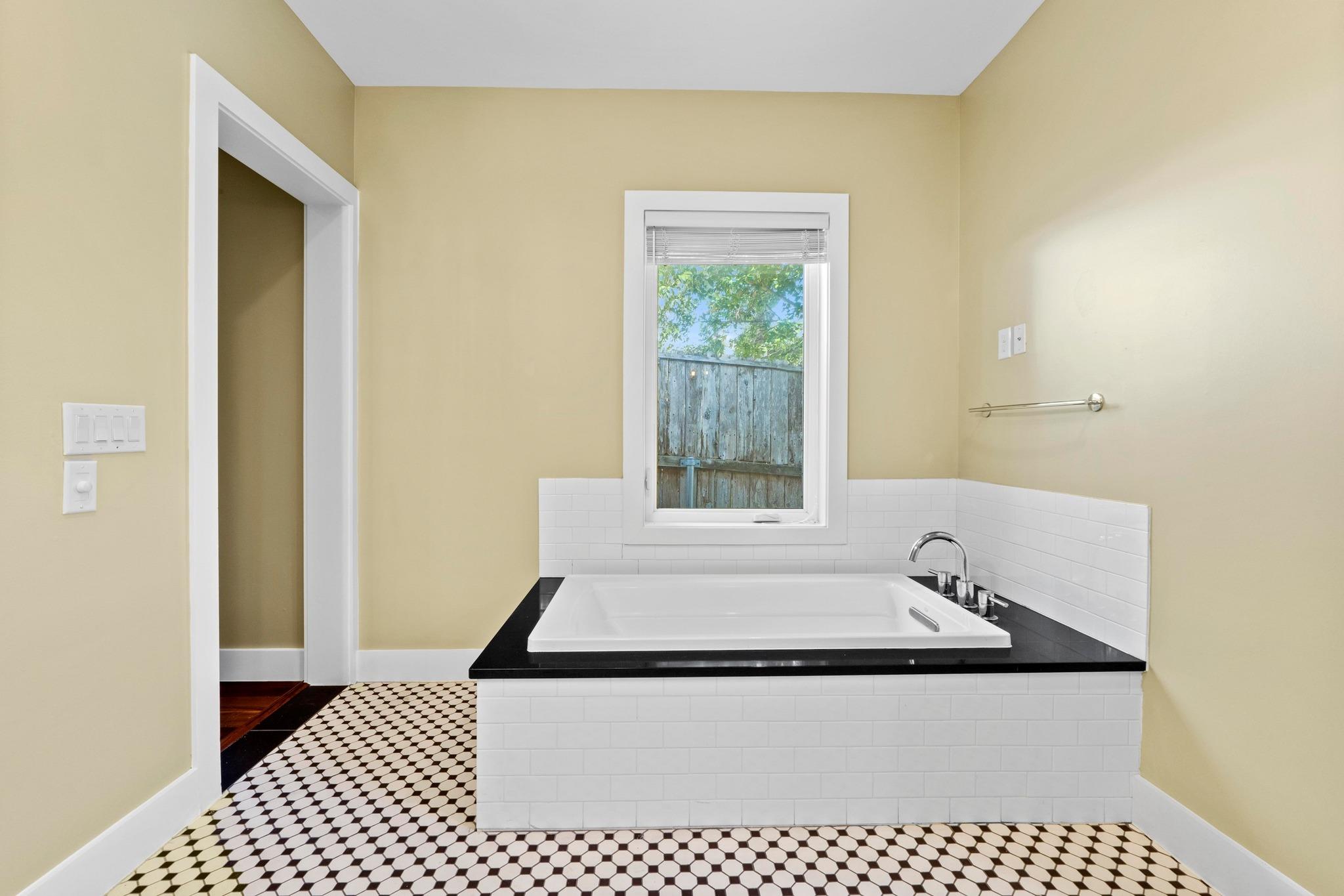 2609 Oakhaven Dr, Austin, TX 78704