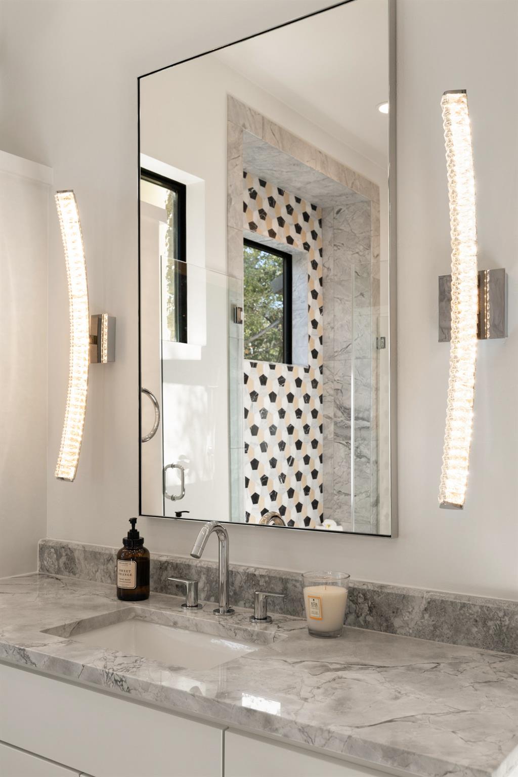 8408 CARRANZO Dr, Austin, TX 78735