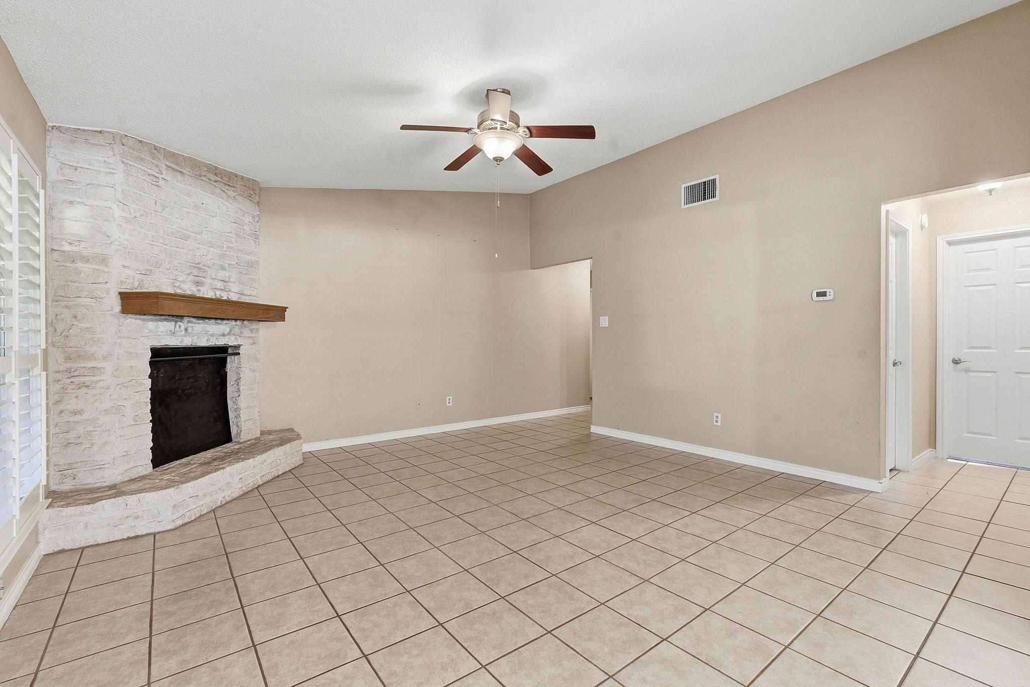 12709 Shady Acres Dr, Buda, TX 78610