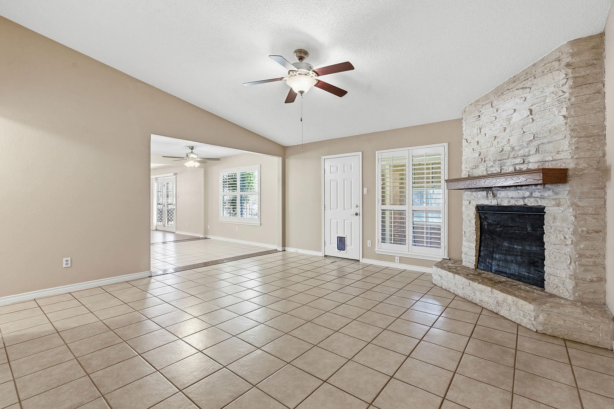 12709 Shady Acres Dr, Buda, TX 78610