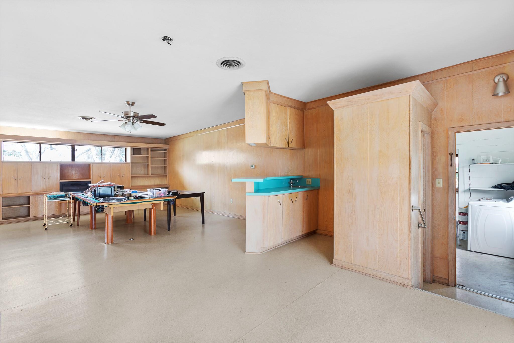 803 Peach St, Seguin, TX 78155