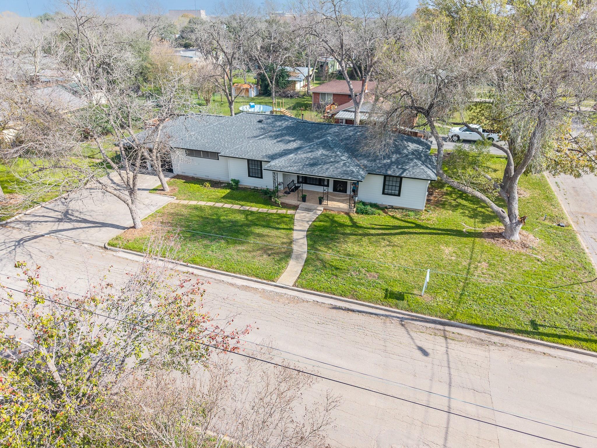 803 Peach St, Seguin, TX 78155