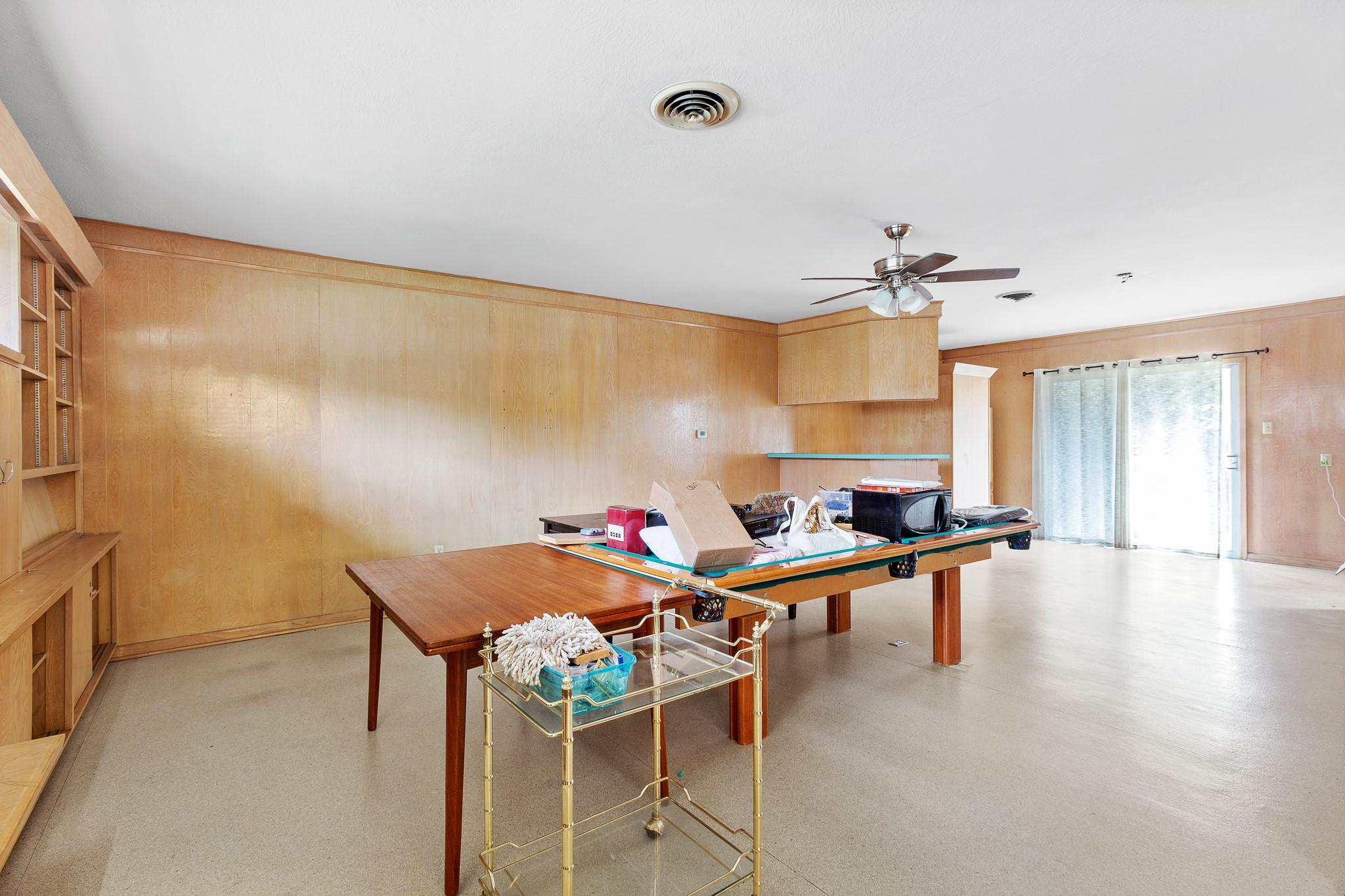 803 Peach St, Seguin, TX 78155