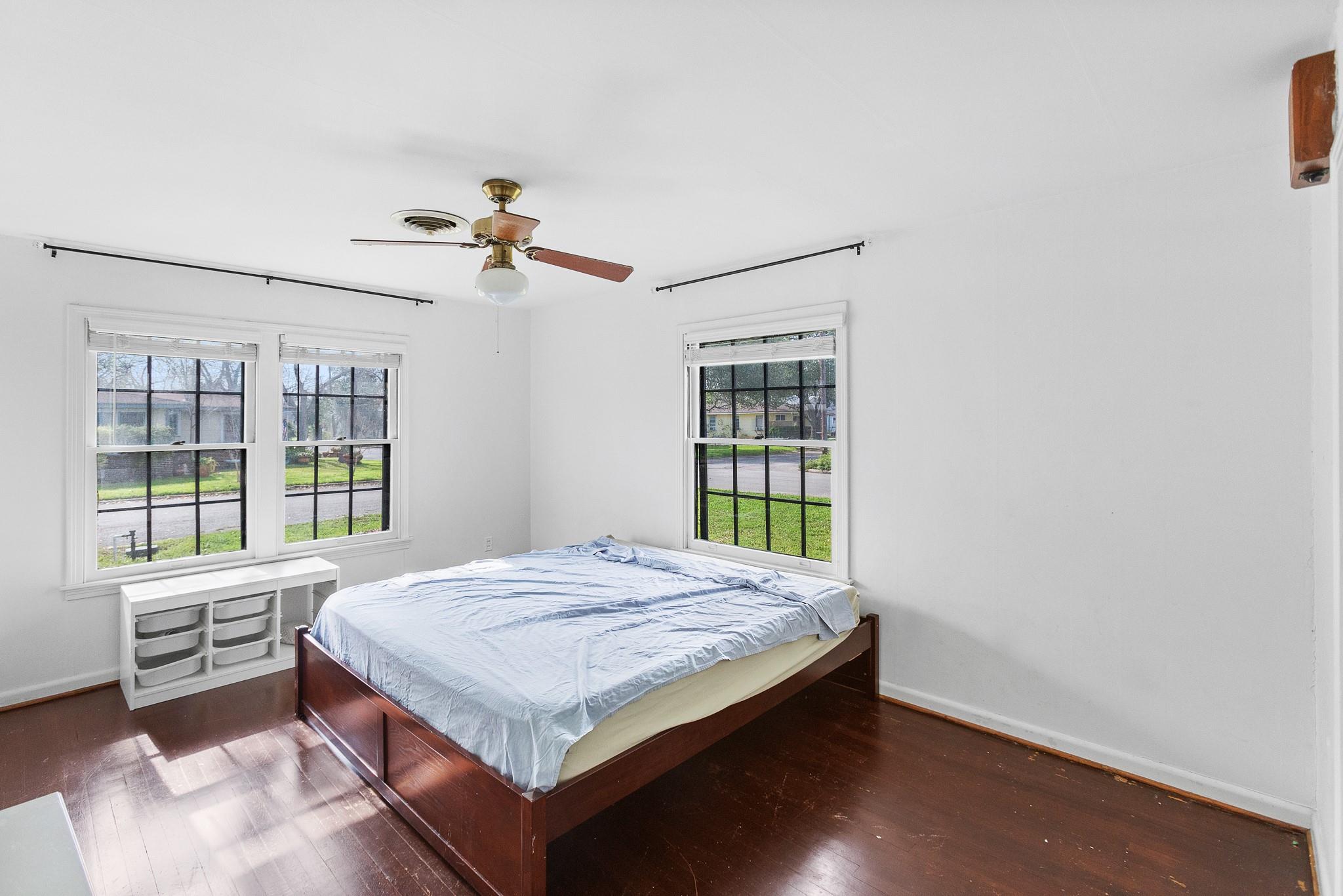 803 Peach St, Seguin, TX 78155