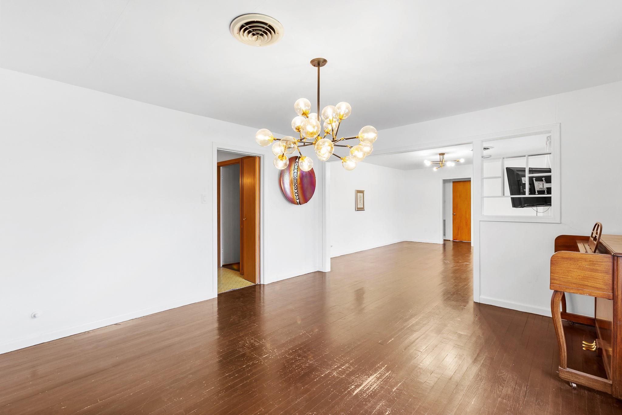 803 Peach St, Seguin, TX 78155