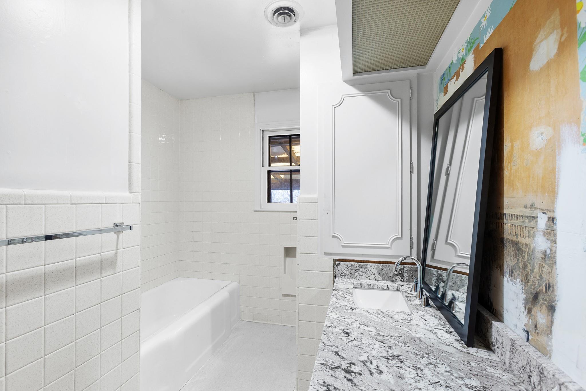 803 Peach St, Seguin, TX 78155