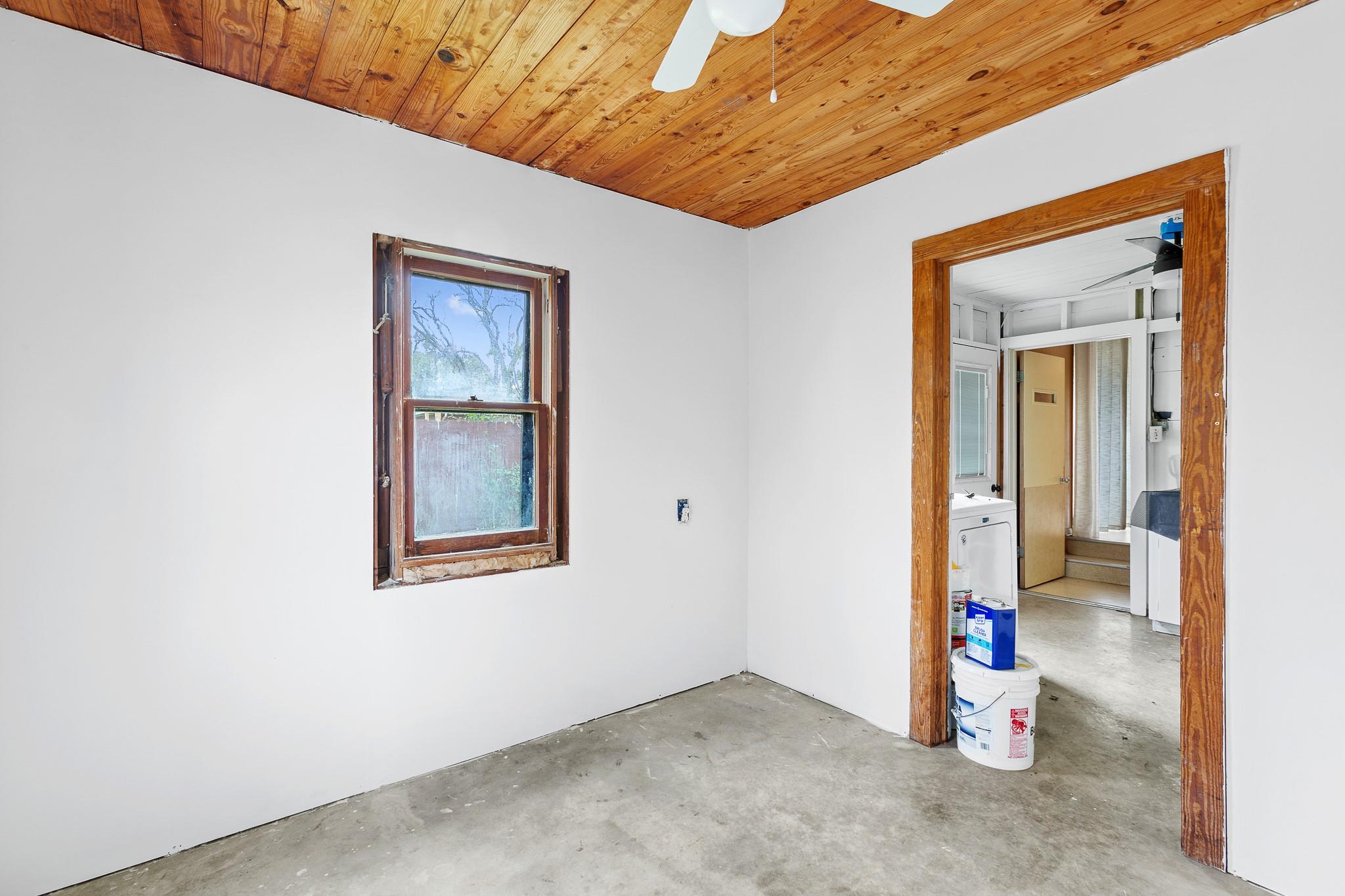 803 Peach St, Seguin, TX 78155