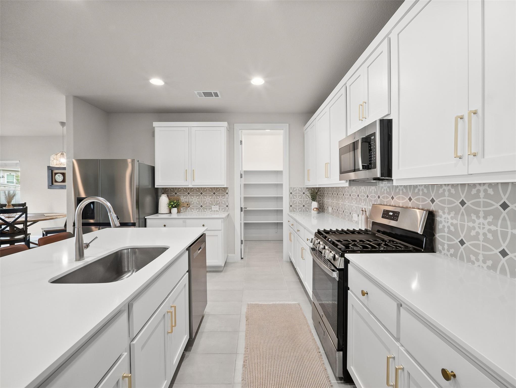 151 Catalina Dr, Kyle, TX 78640