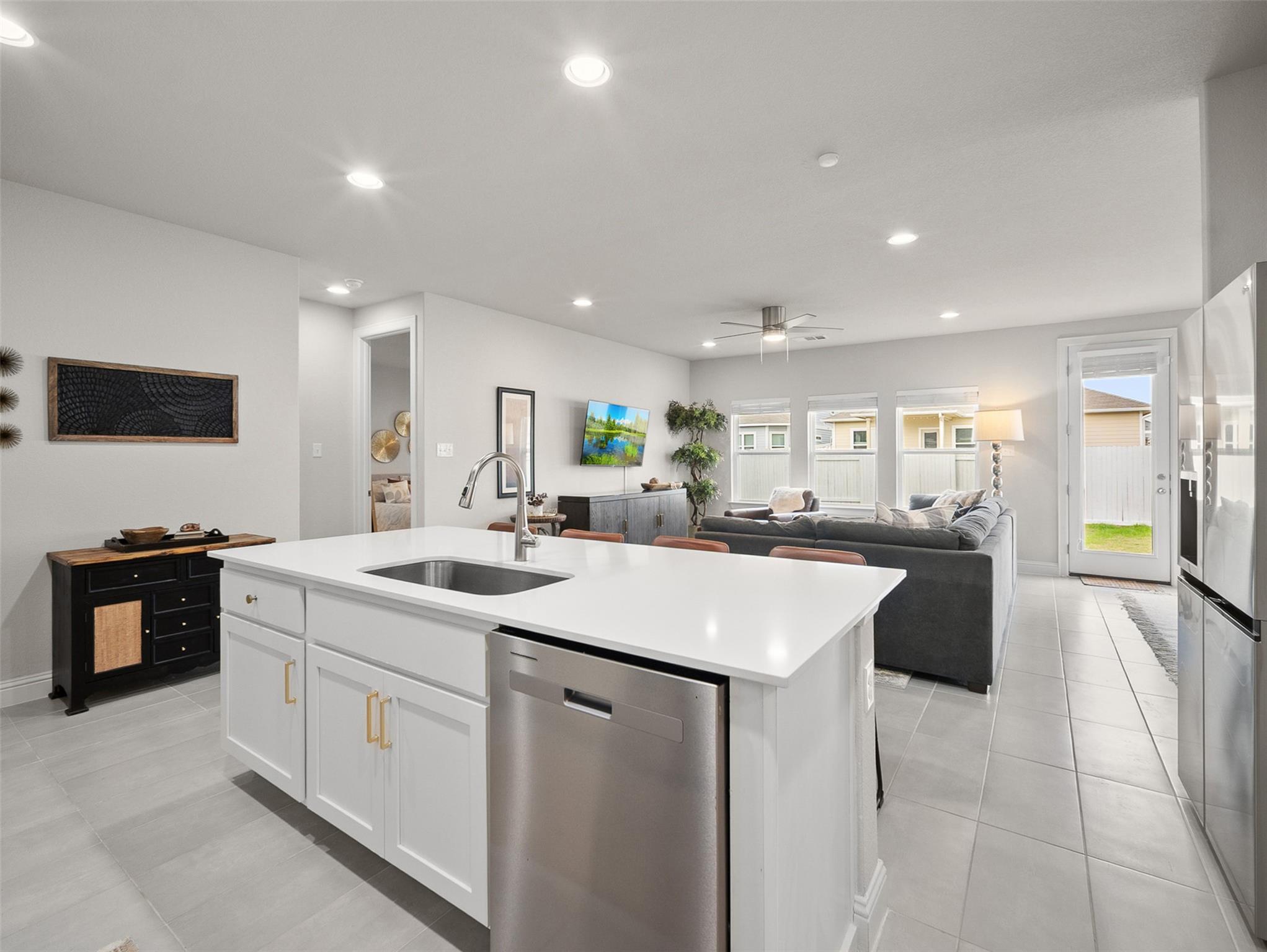 151 Catalina Dr, Kyle, TX 78640