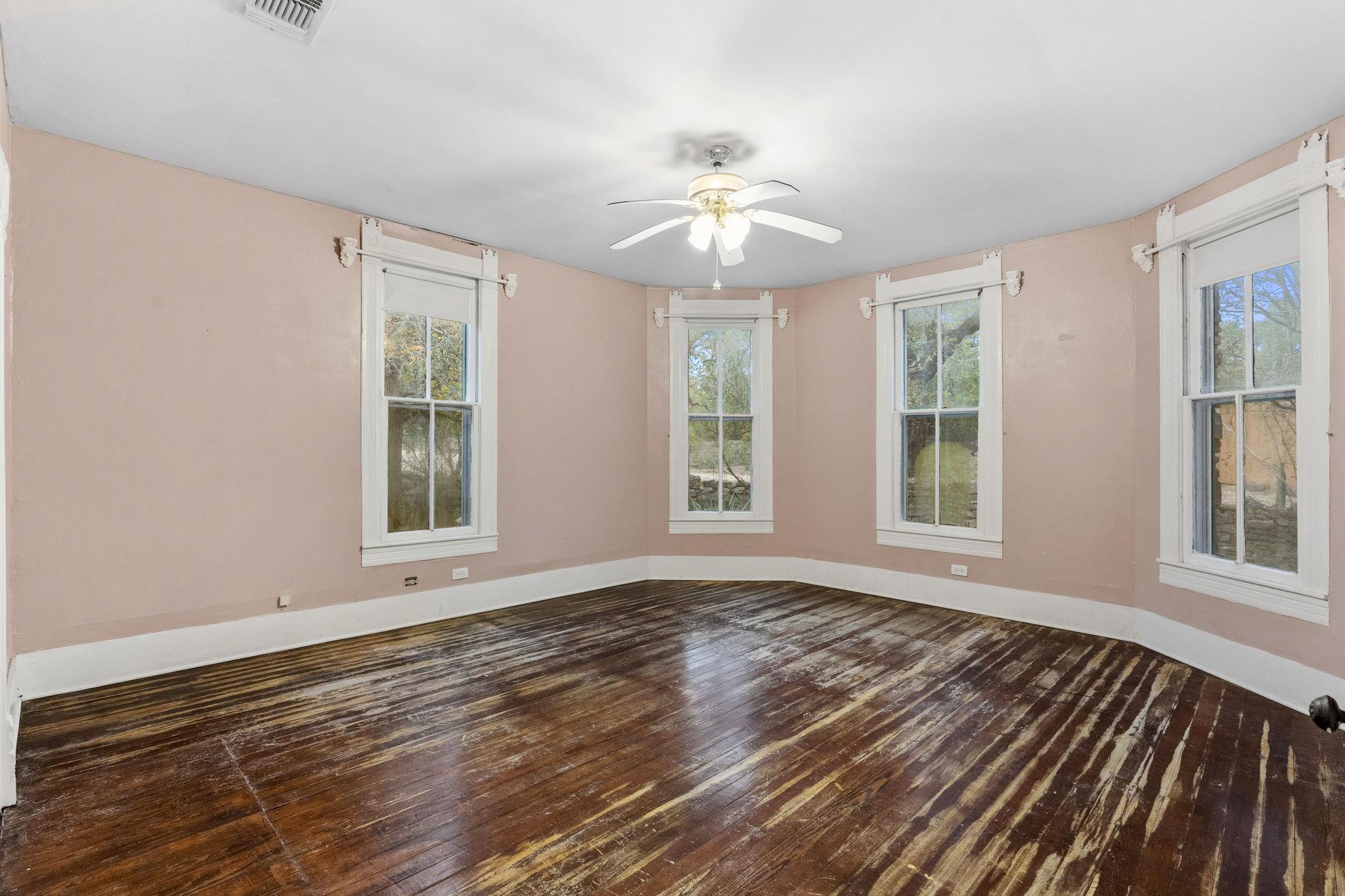 3217 32, San Marcos, TX 78666