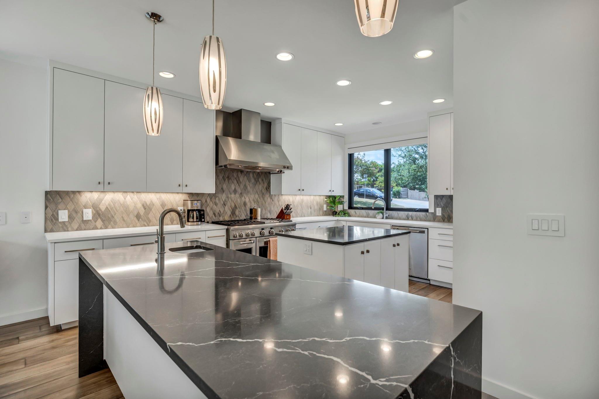 613 Terrell Hill Dr, Austin, TX 78704