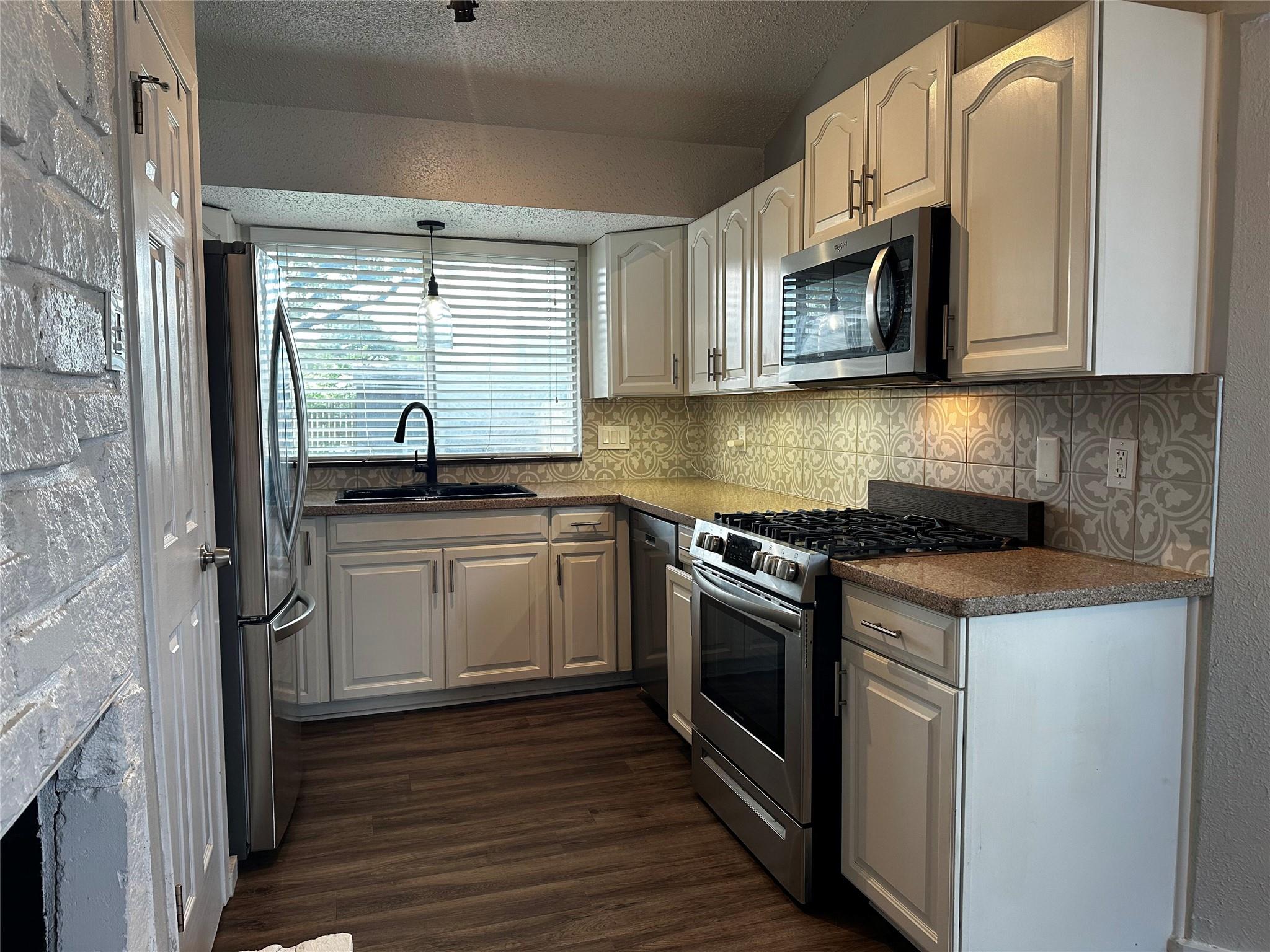 504 SUZZANE Rd, Pflugerville, TX 78660