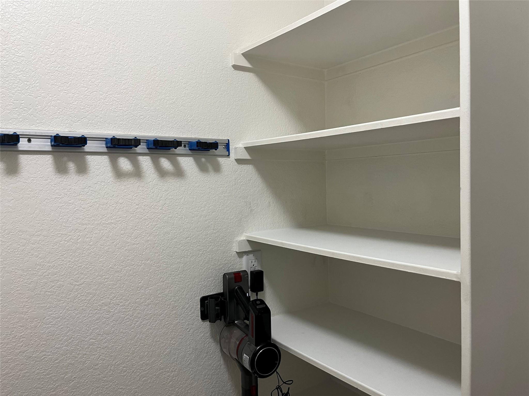 104 Granville Ct, Jarrell, TX 76537