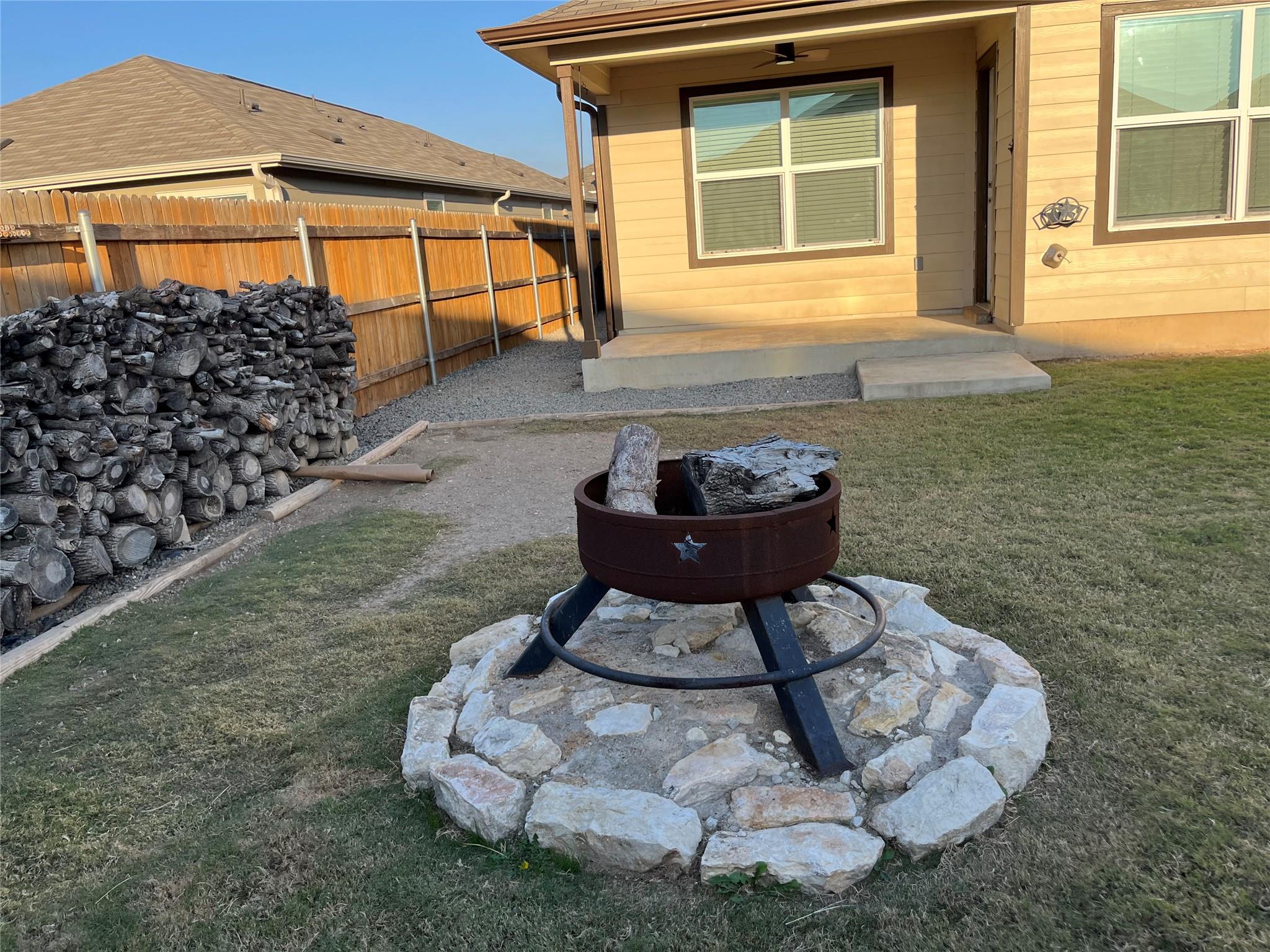 104 Granville Ct, Jarrell, TX 76537