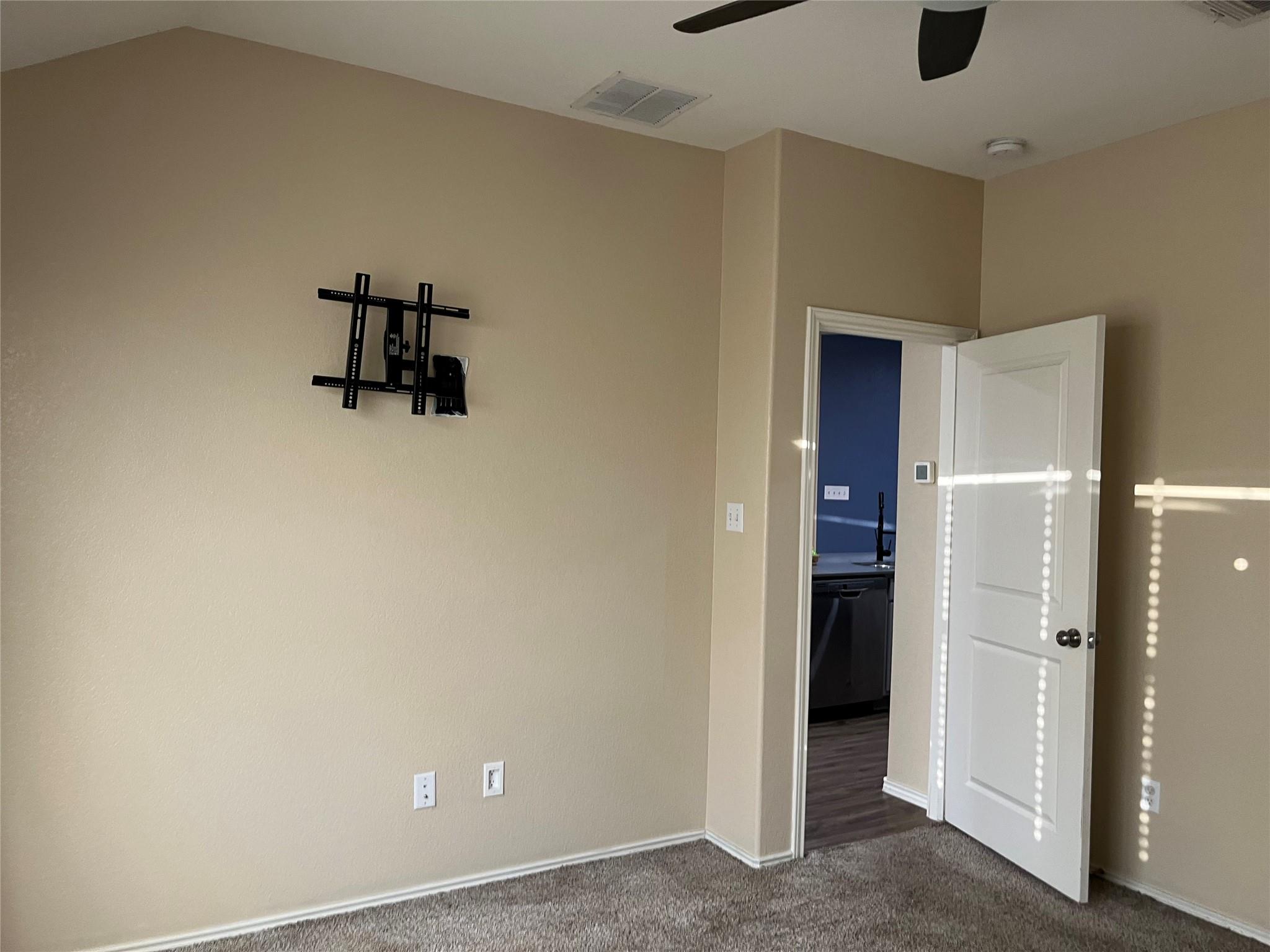 104 Granville Ct, Jarrell, TX 76537