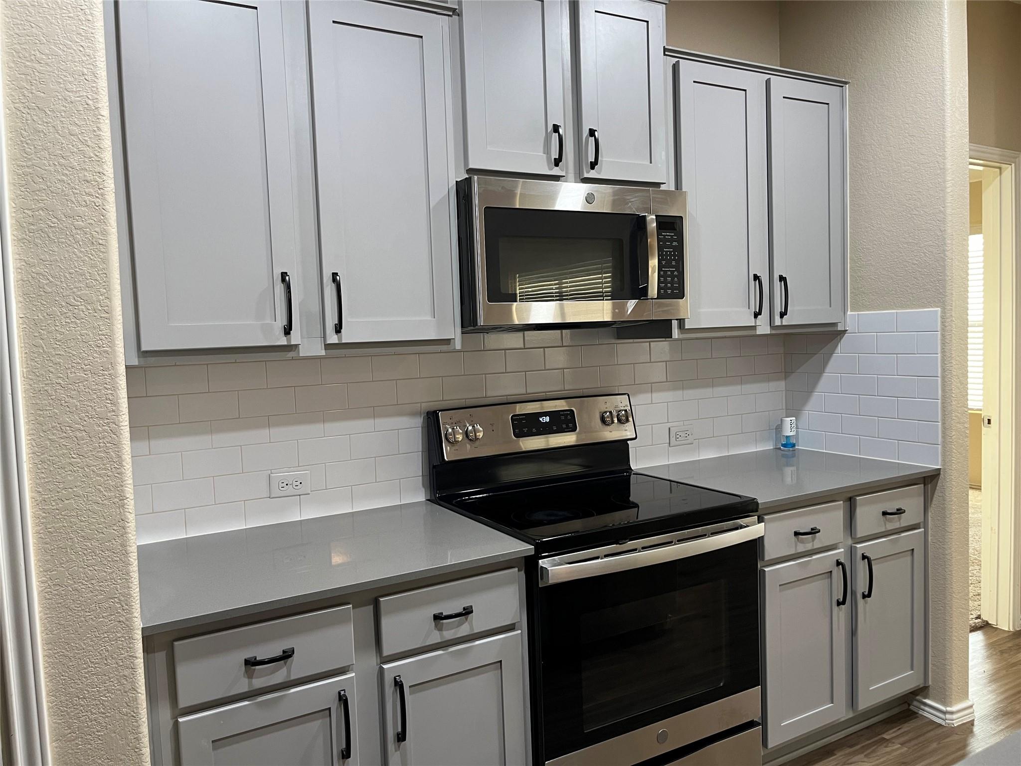 104 Granville Ct, Jarrell, TX 76537