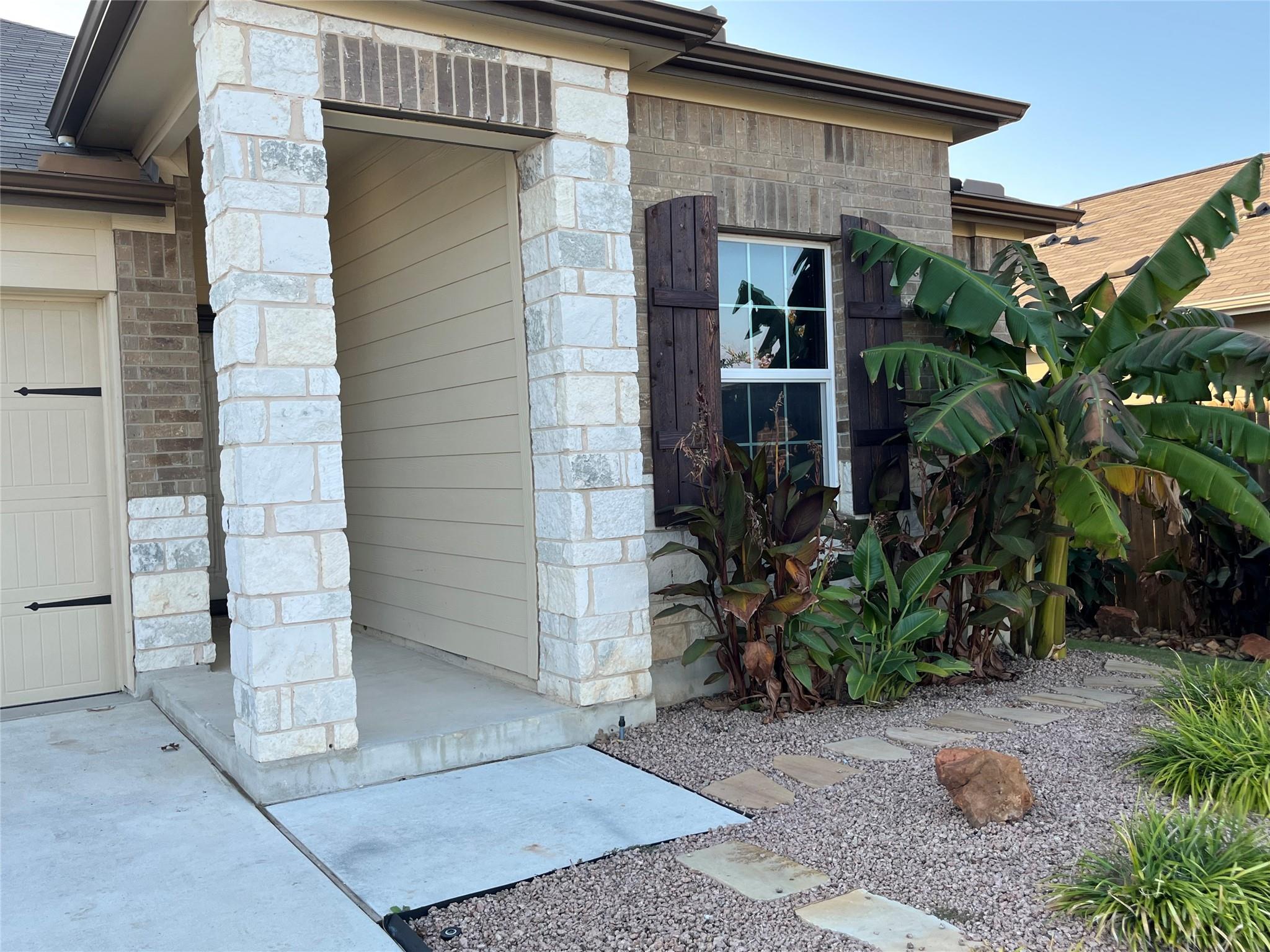 104 Granville Ct, Jarrell, TX 76537