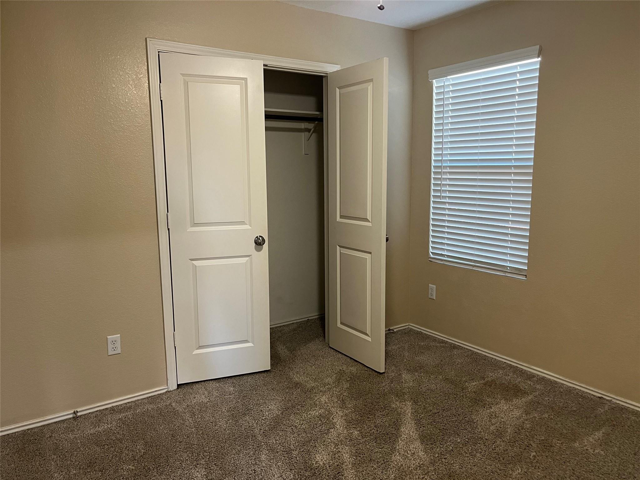 104 Granville Ct, Jarrell, TX 76537