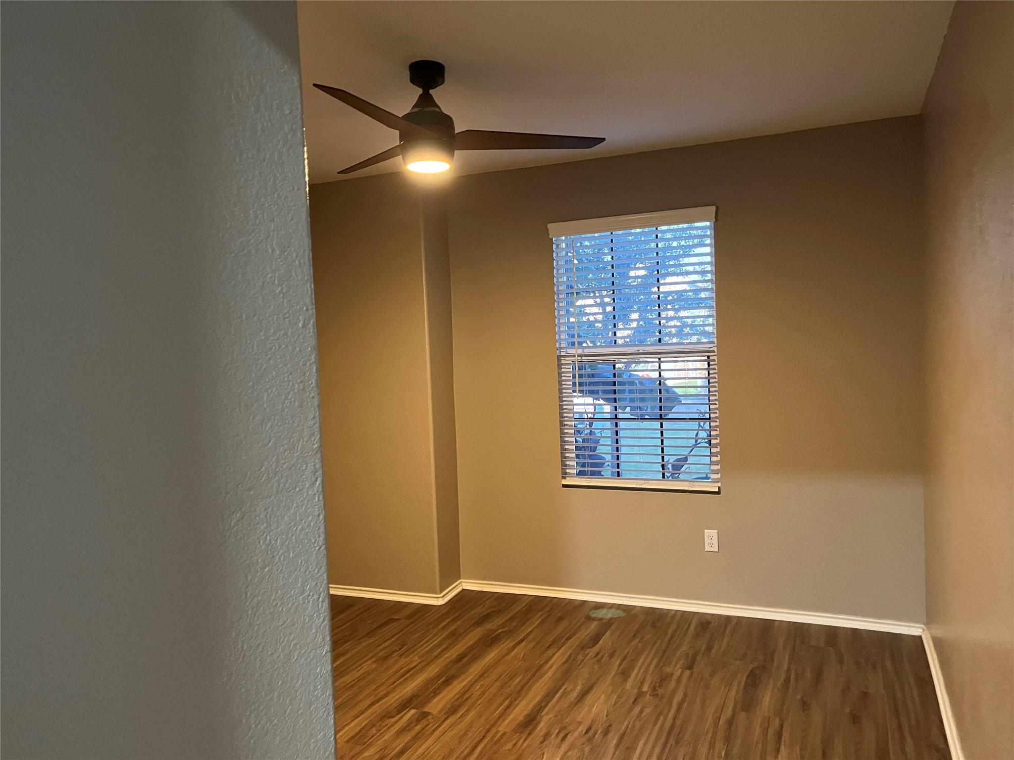 104 Granville Ct, Jarrell, TX 76537