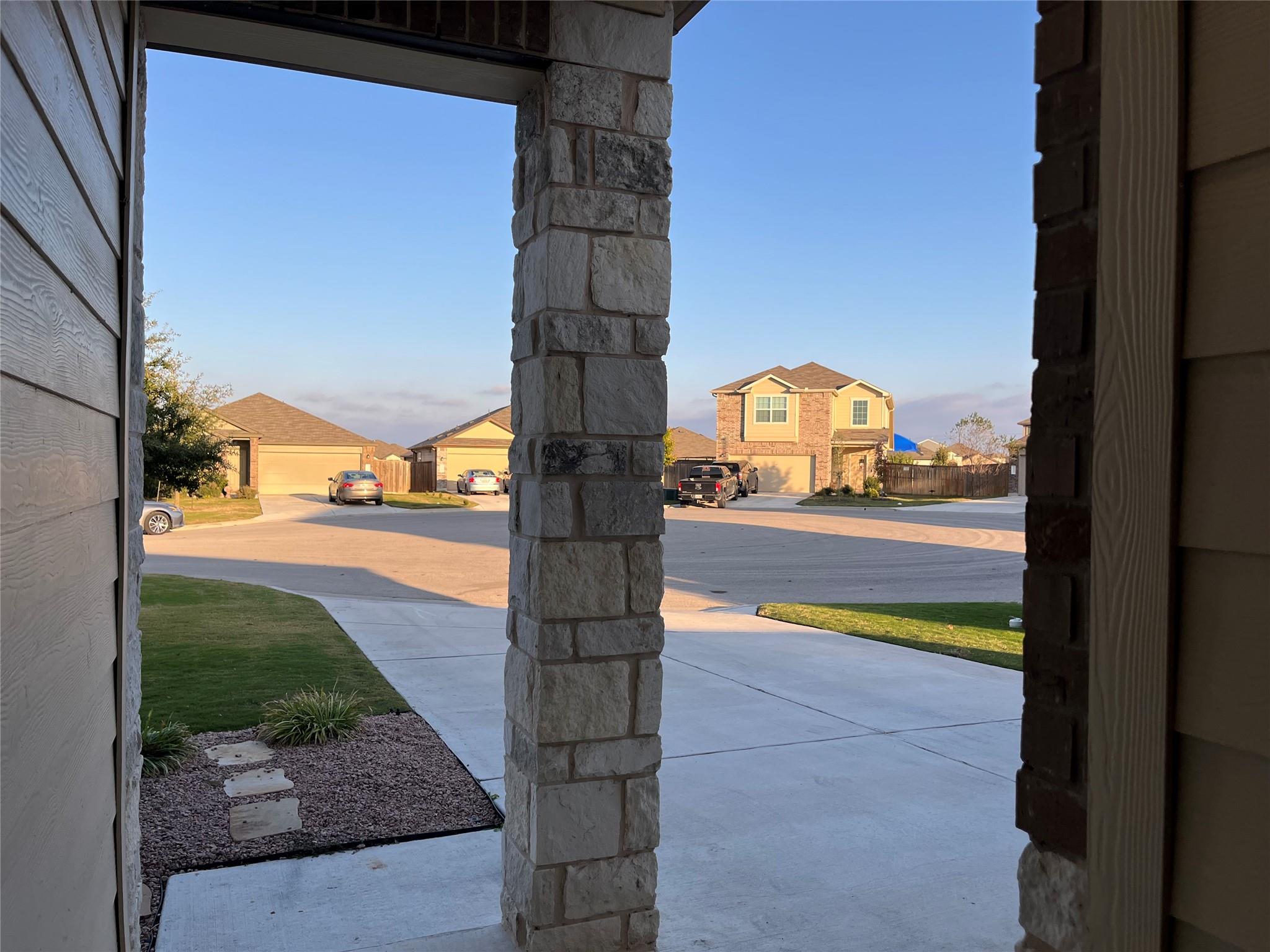 104 Granville Ct, Jarrell, TX 76537