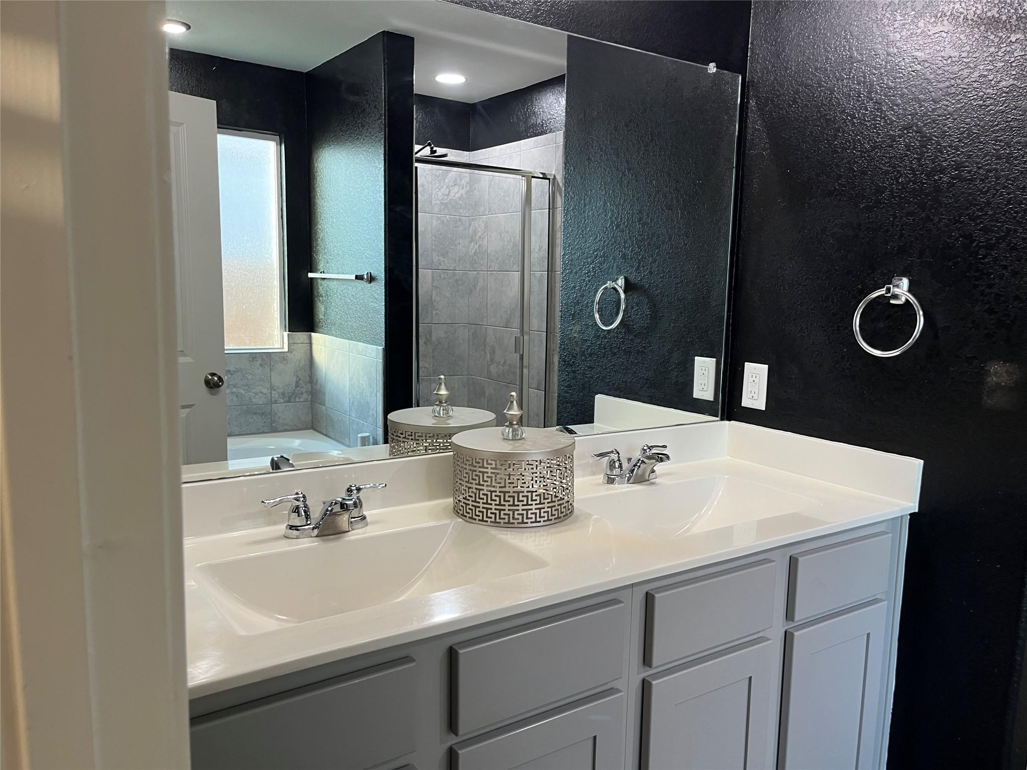 104 Granville Ct, Jarrell, TX 76537