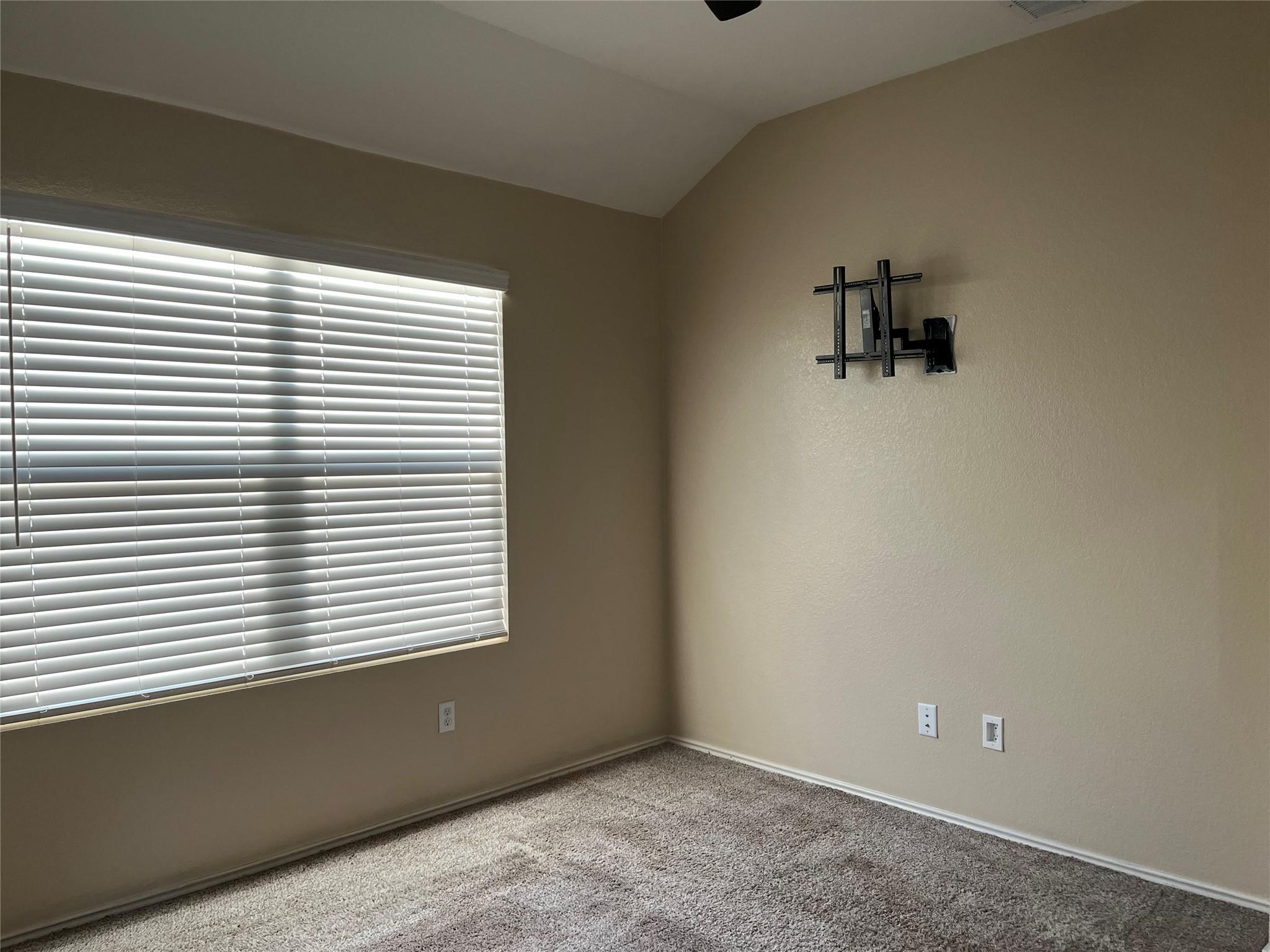 104 Granville Ct, Jarrell, TX 76537