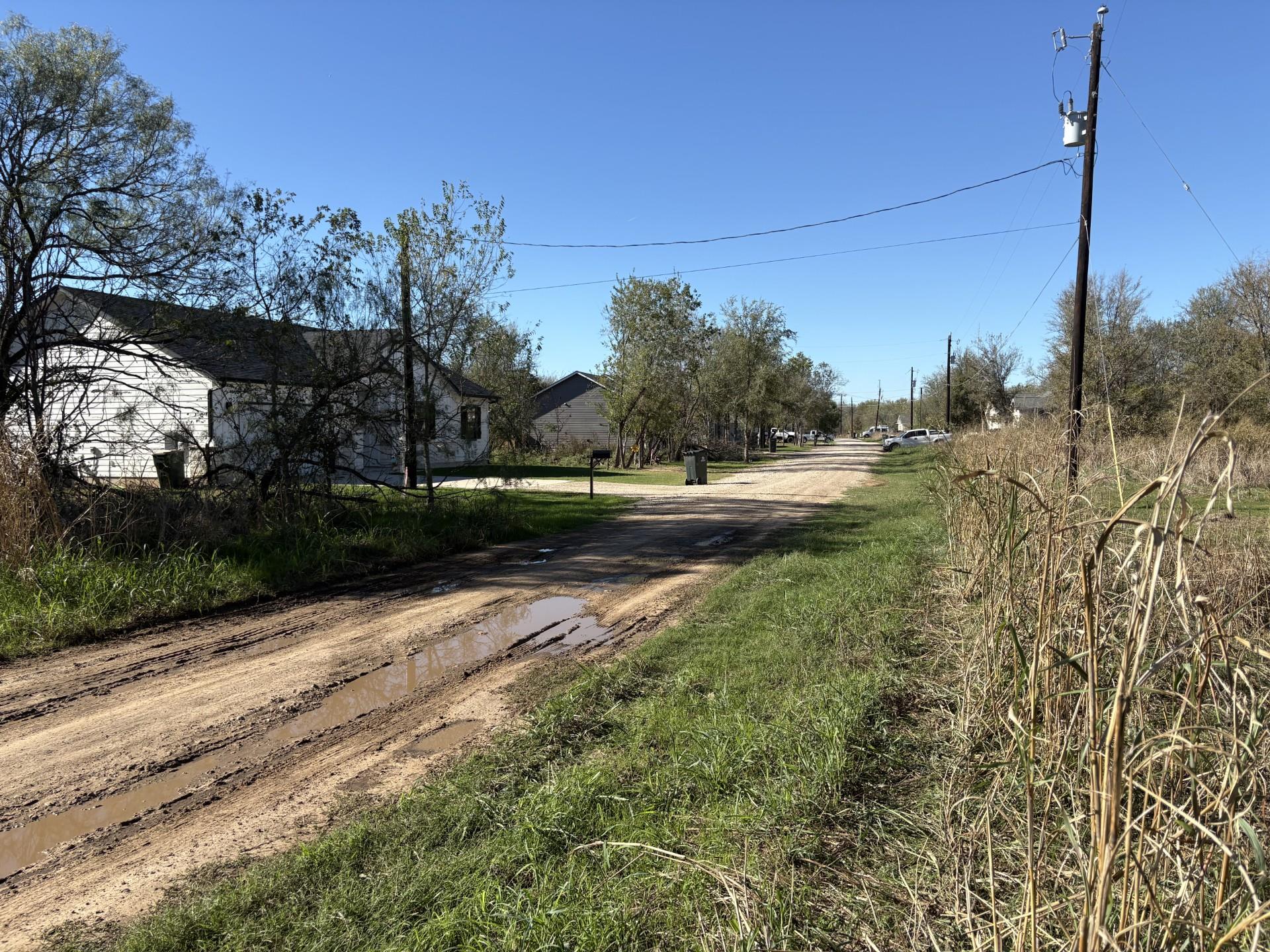 131 Waimanalo Dr, Bastrop, TX 78602