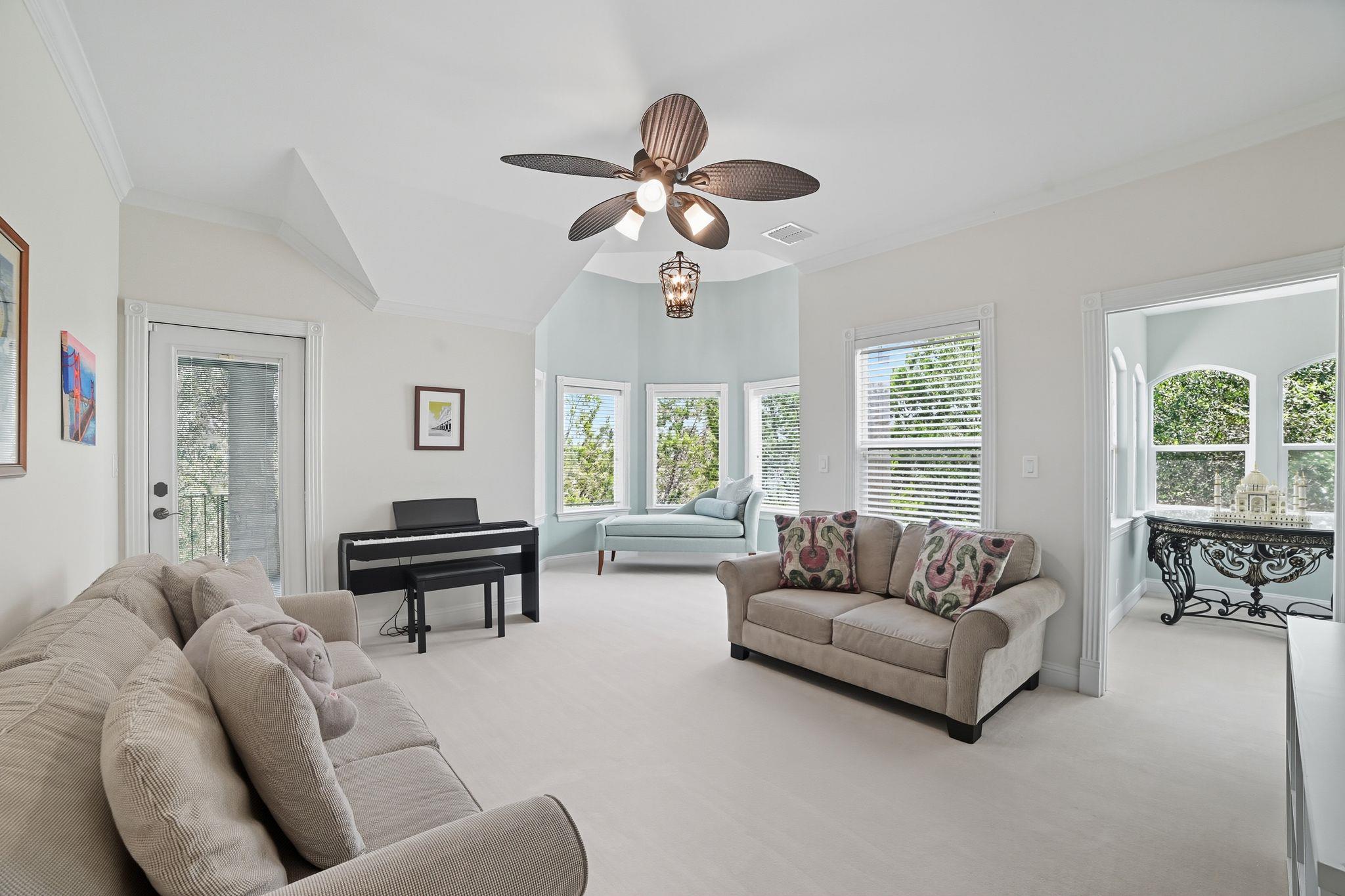 500 Konstanty Cir, West Lake Hills, TX 78746