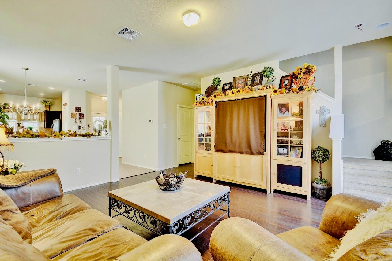 1810 Franklin Mountain Dr, Cedar Park, TX 78613