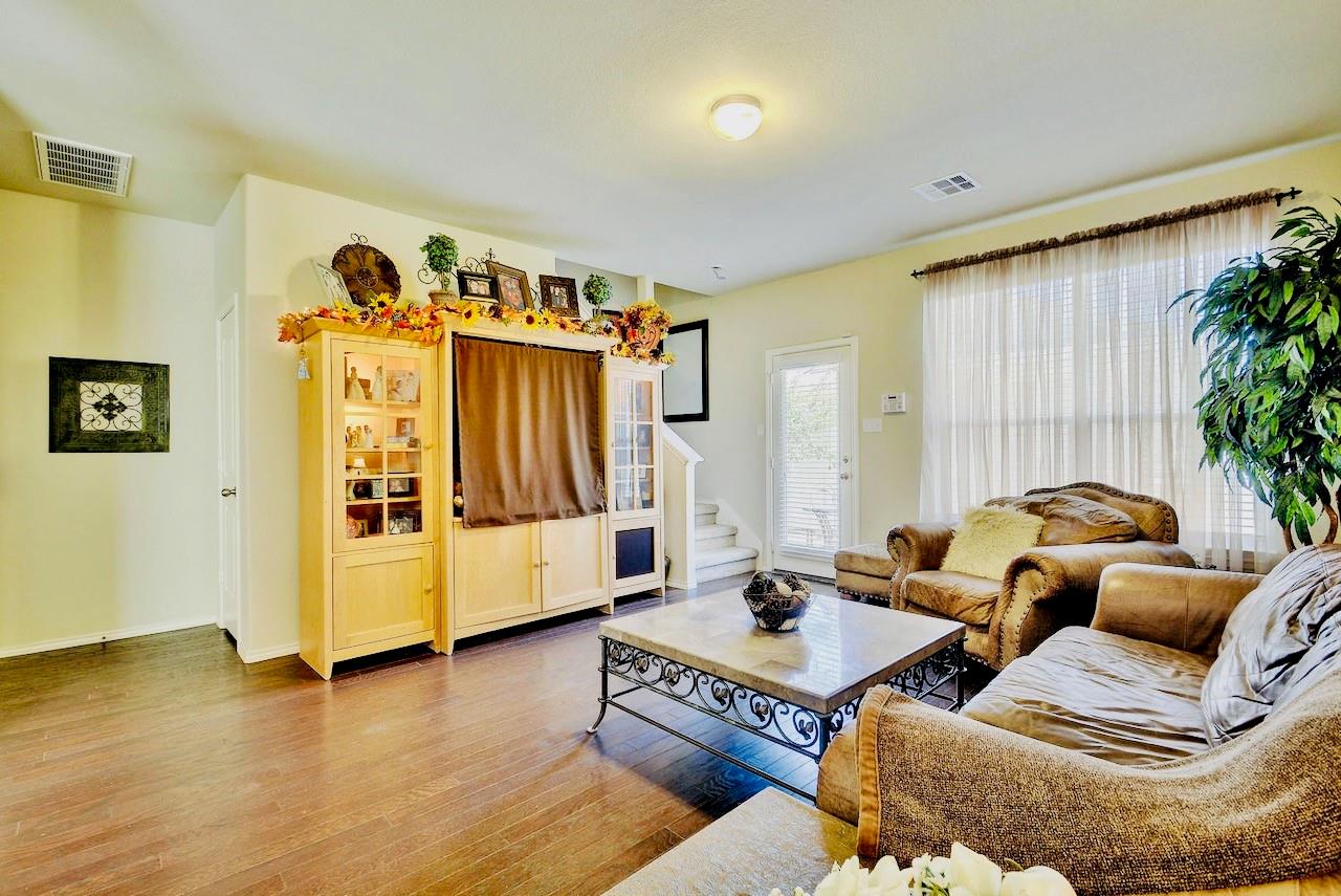 1810 Franklin Mountain Dr, Cedar Park, TX 78613