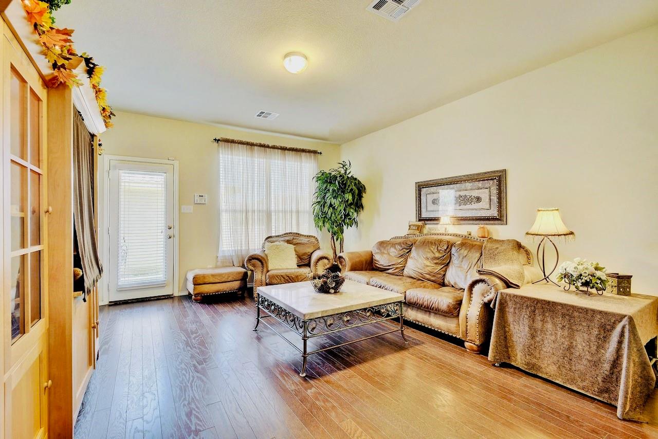 1810 Franklin Mountain Dr, Cedar Park, TX 78613