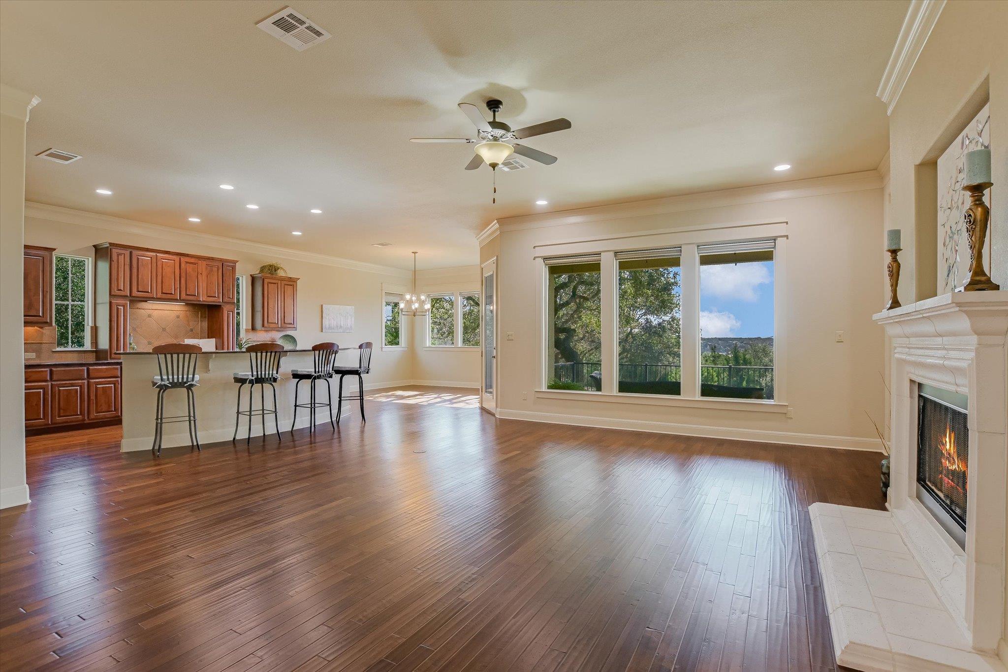 17621 W Reed Parks Rd, Jonestown, TX 78645