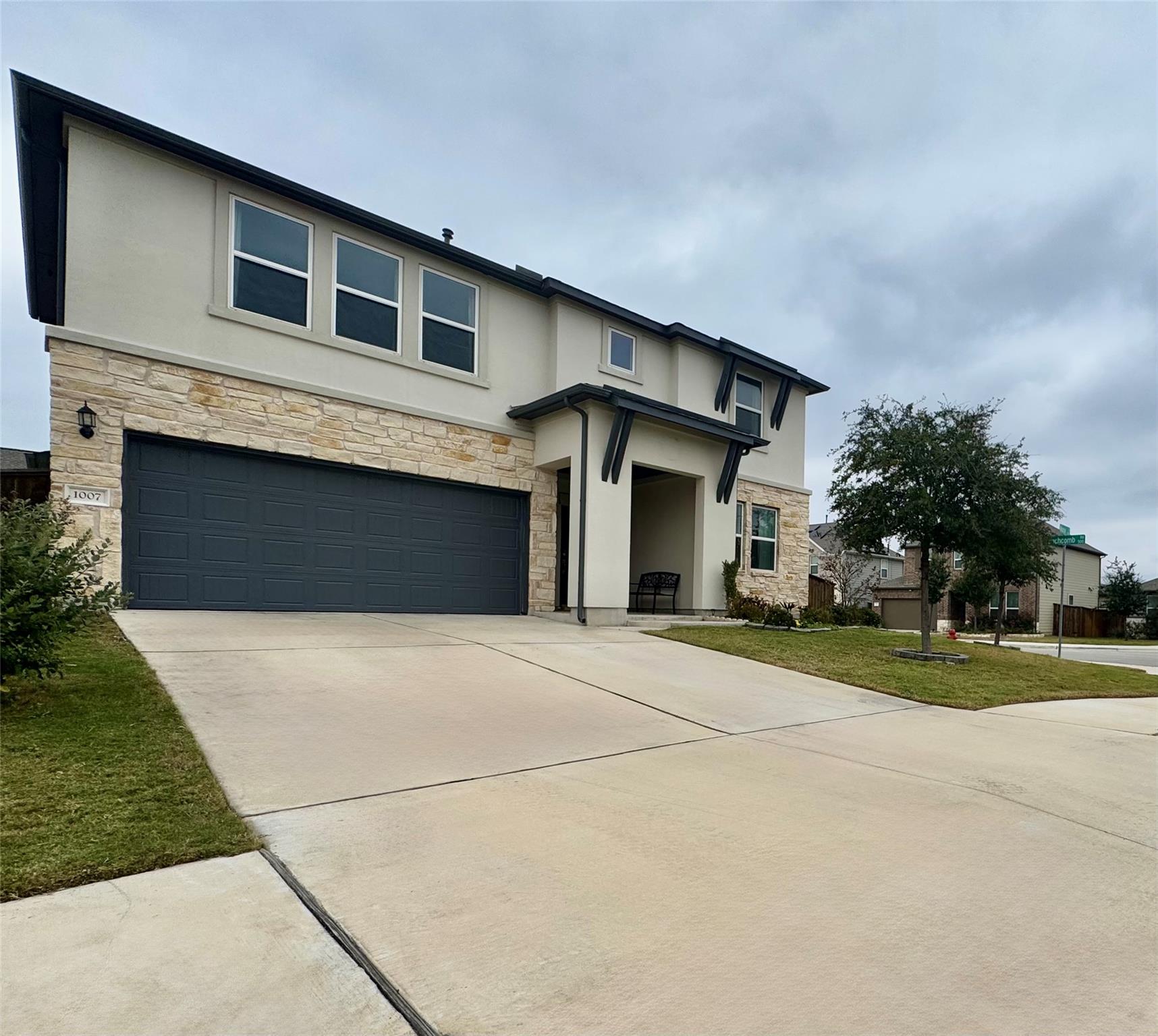 1007 Moose Rd, Hutto, TX 78634