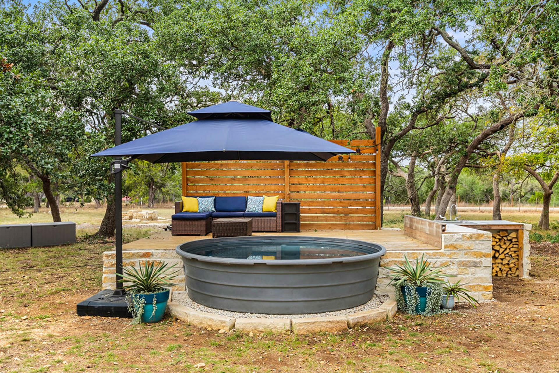 820 Glen Crest Dr, Blanco, TX 78606