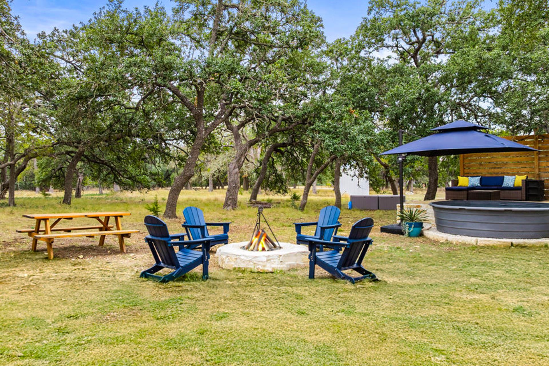 820 Glen Crest Dr, Blanco, TX 78606