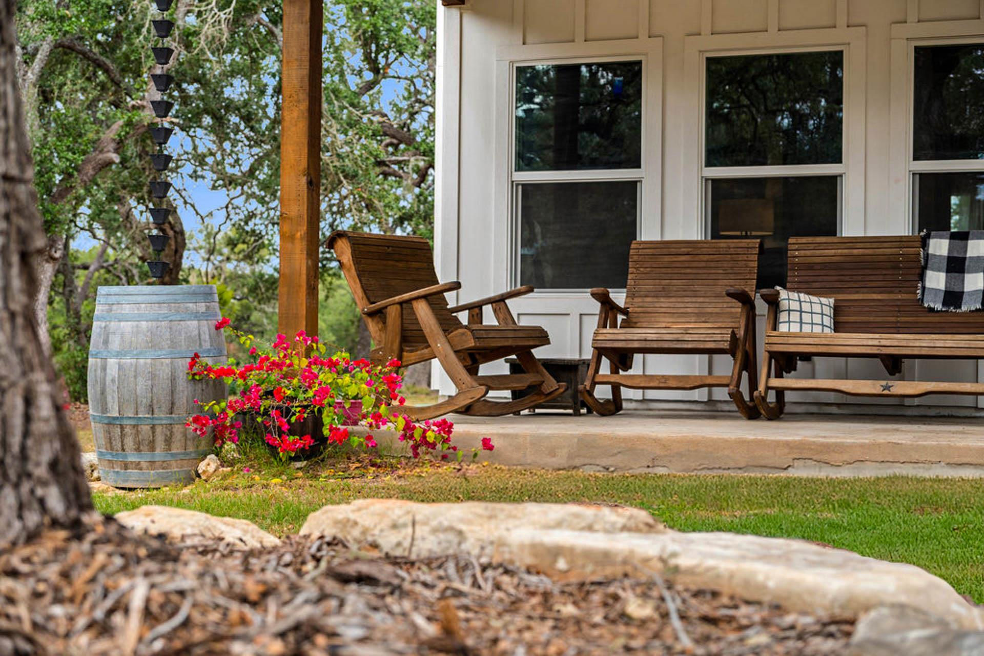 820 Glen Crest Dr, Blanco, TX 78606