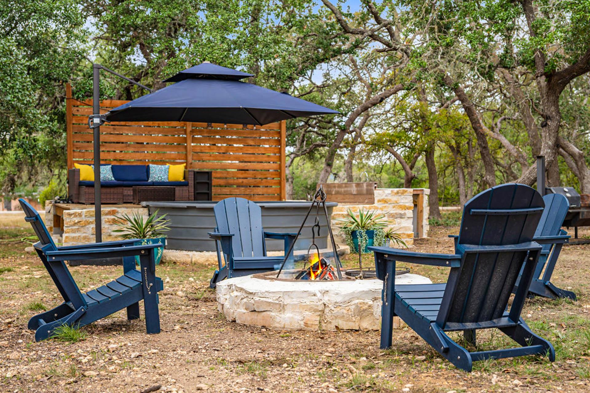 820 Glen Crest Dr, Blanco, TX 78606