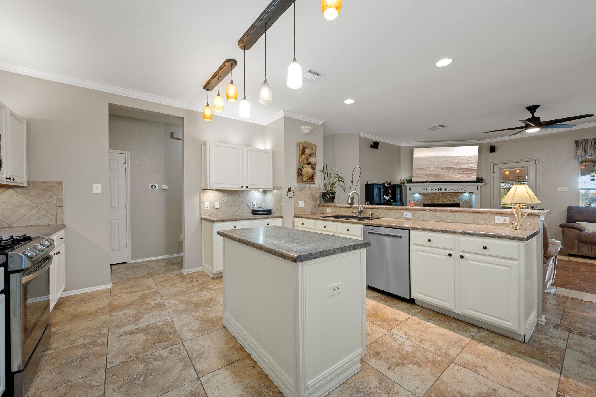 17813 Floribundas Ln, Elgin, TX 78621