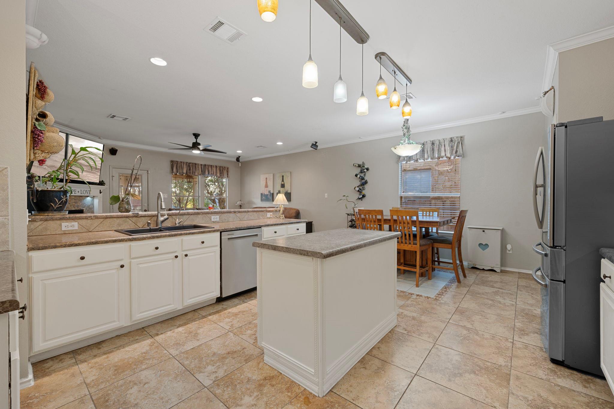 17813 Floribundas Ln, Elgin, TX 78621