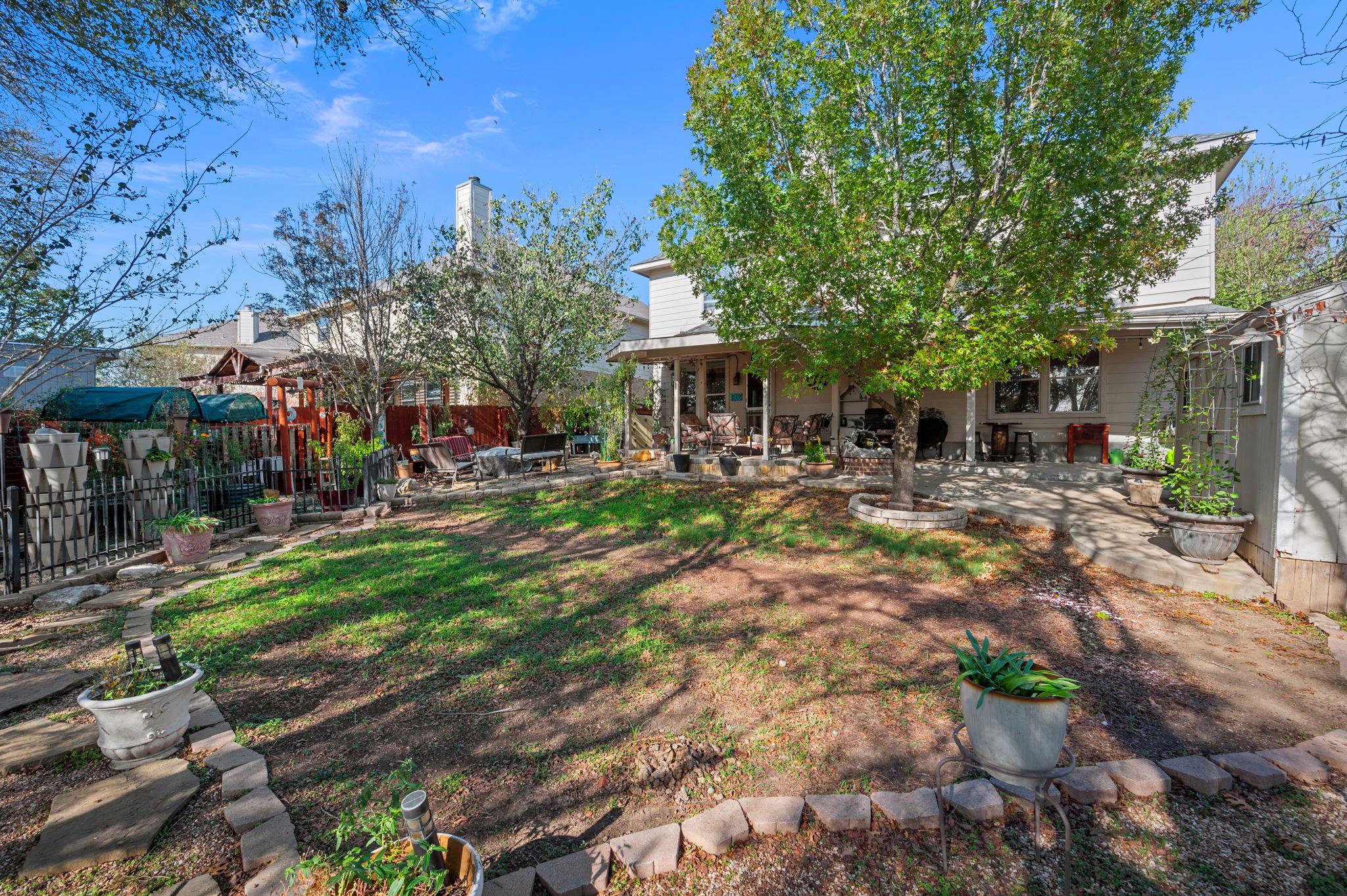 17813 Floribundas Ln, Elgin, TX 78621