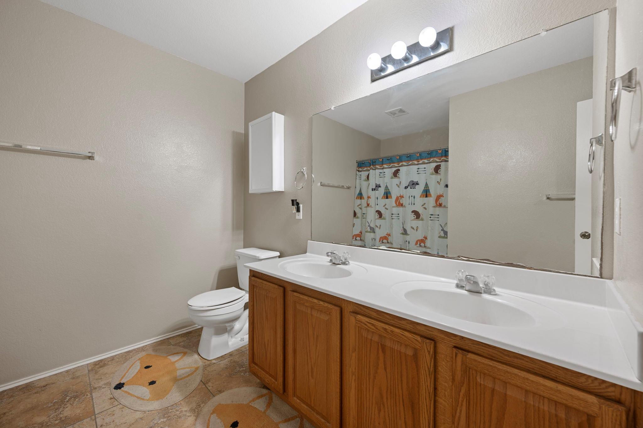 17813 Floribundas Ln, Elgin, TX 78621