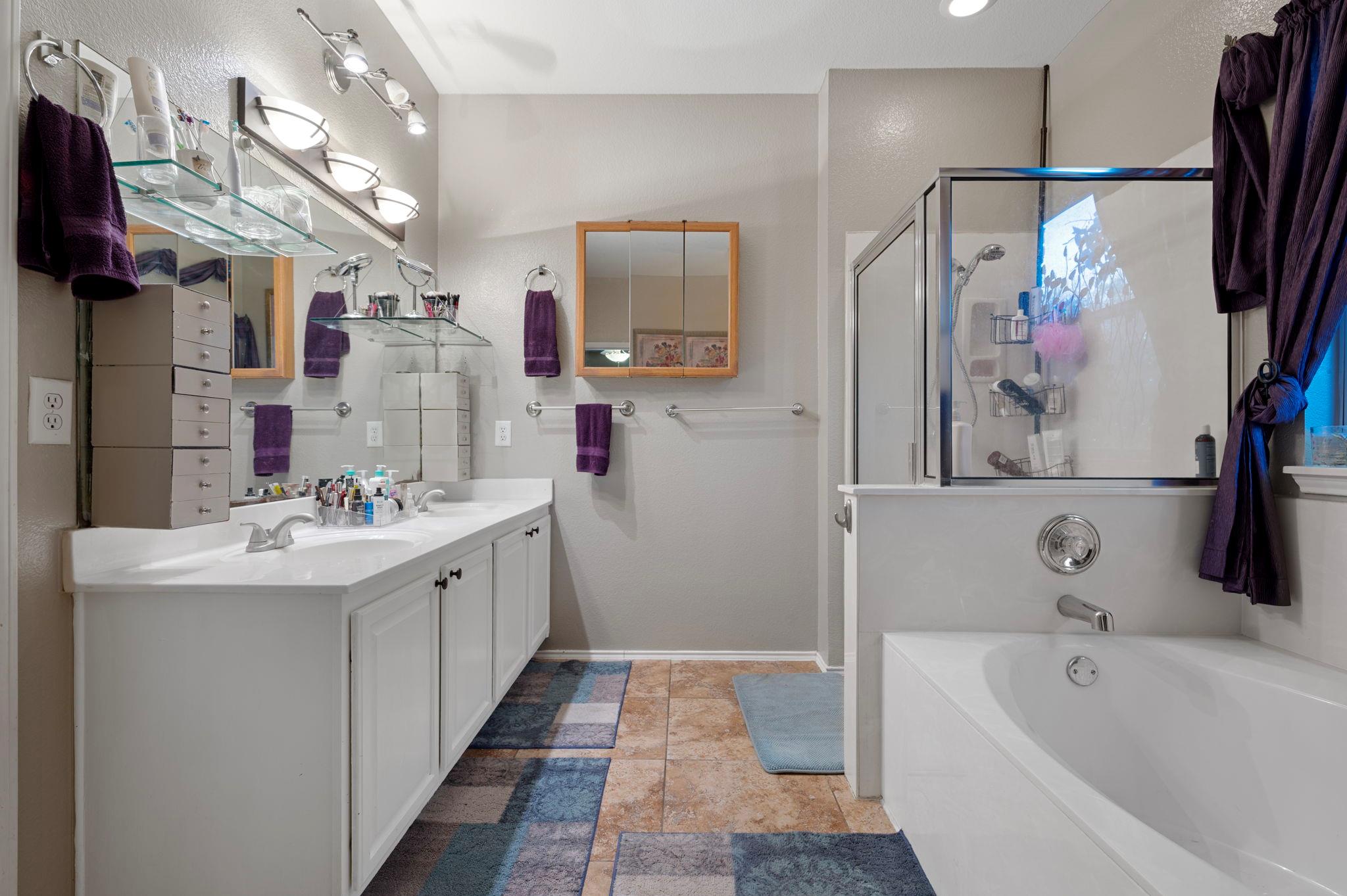 17813 Floribundas Ln, Elgin, TX 78621