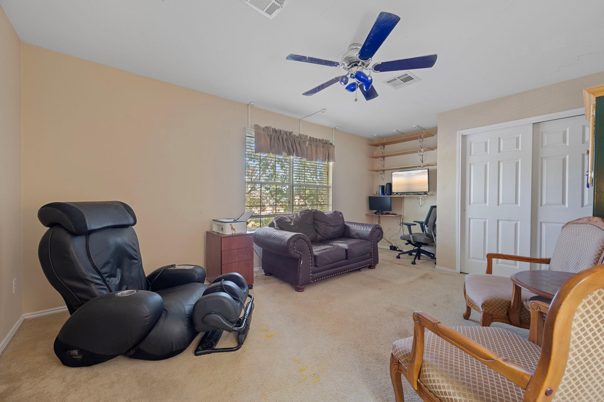 17813 Floribundas Ln, Elgin, TX 78621